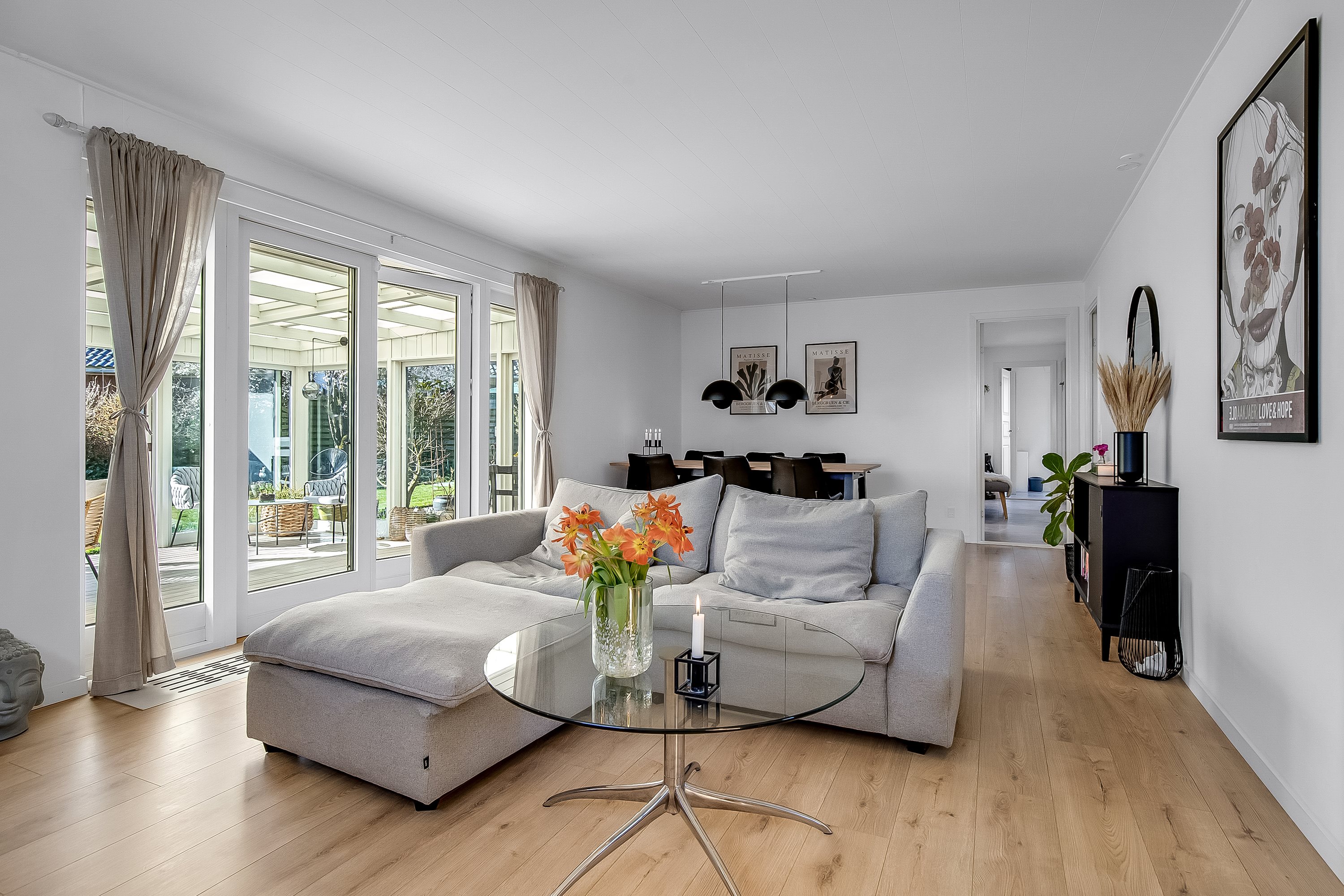 Fremhævet stue billede i fuldskærmstilstand. Billede af Damsbo 1, 7080 Børkop