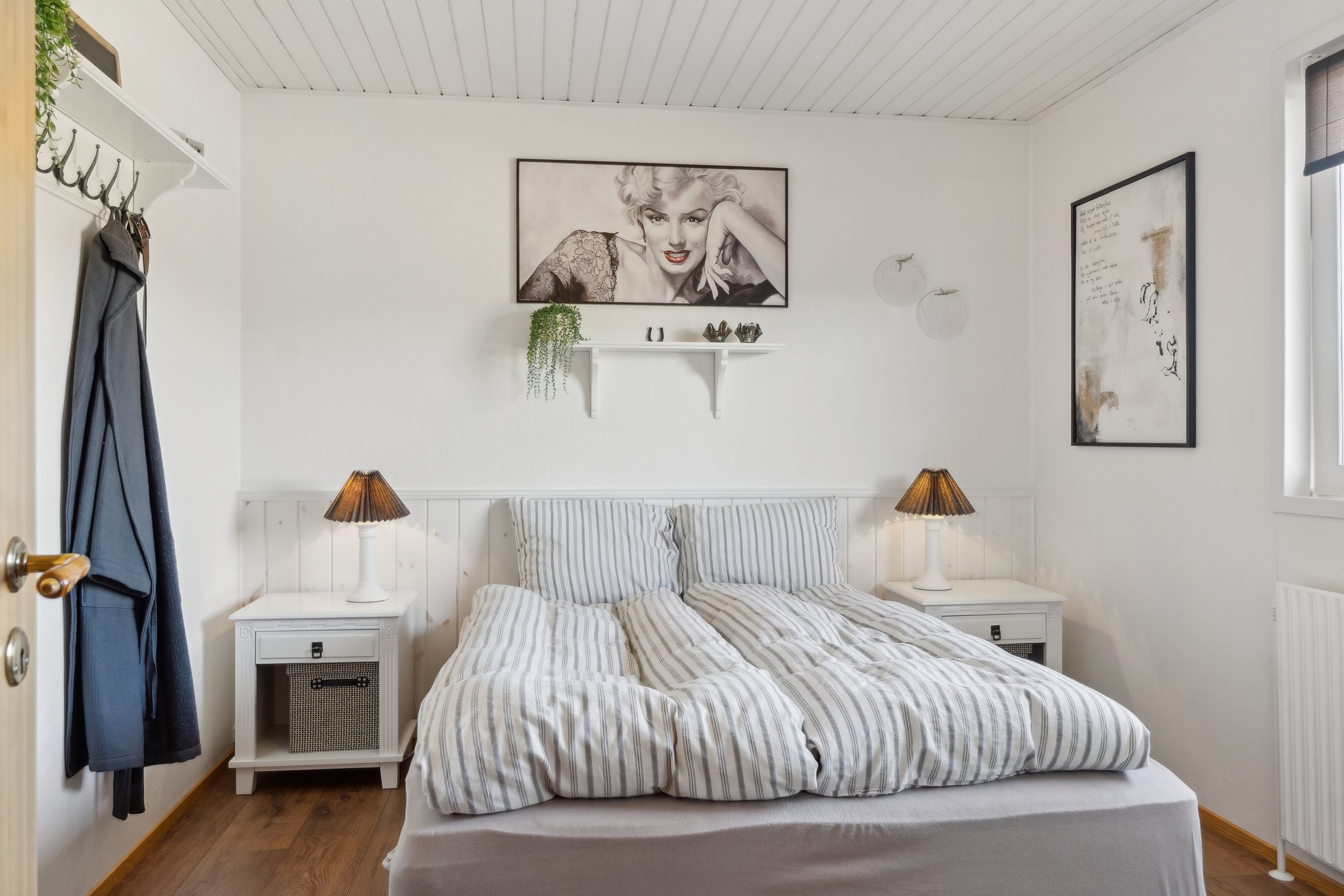 Fremhævet soveværelse billede i fuldskærmstilstand. Billede af Friggsvej 25, 9870 Sindal