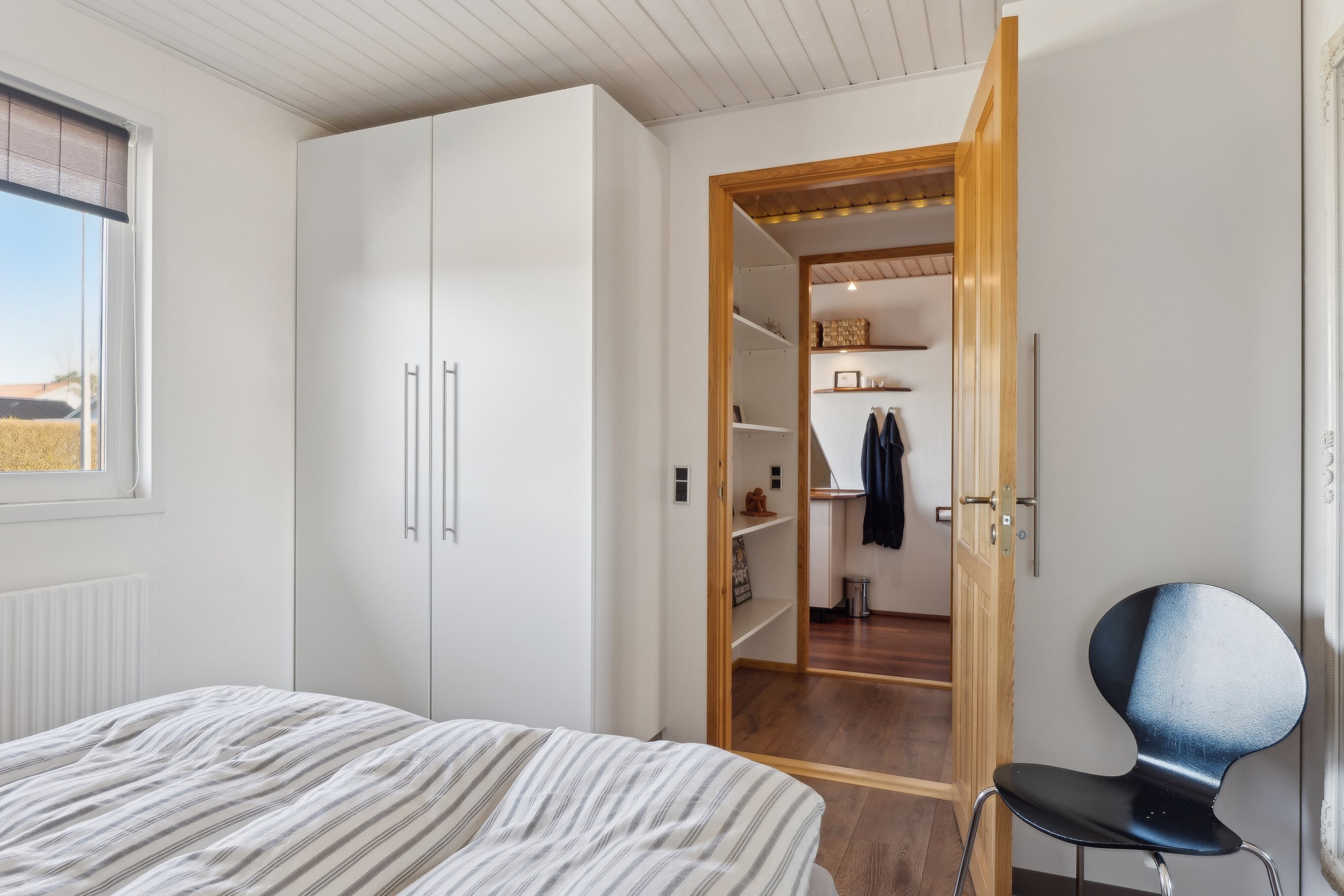 Fremhævet soveværelse billede i fuldskærmstilstand. Billede af Friggsvej 25, 9870 Sindal