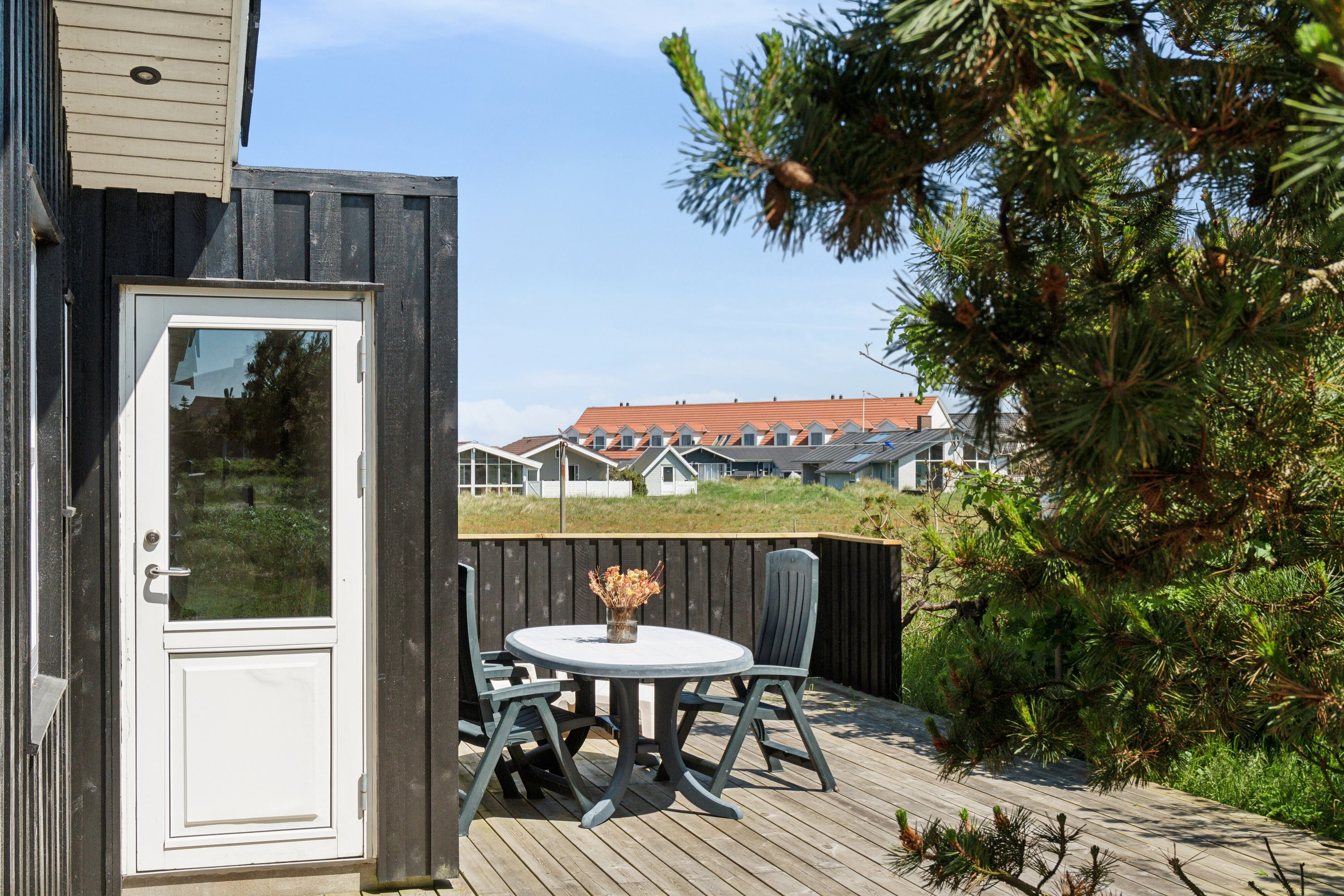 Fremhævet terrasse billede i fuldskærmstilstand. Billede af Møllebakken 26, Klitmøller, 7700 Thisted