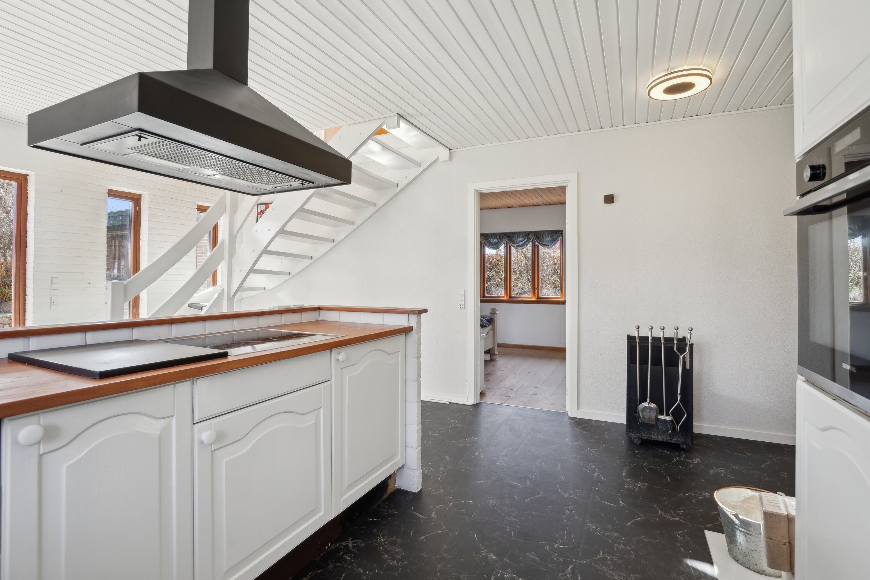 Fremhævet køkken billede i fuldskærmstilstand. Billede af Terslev Møllevej 33, 4690 Haslev