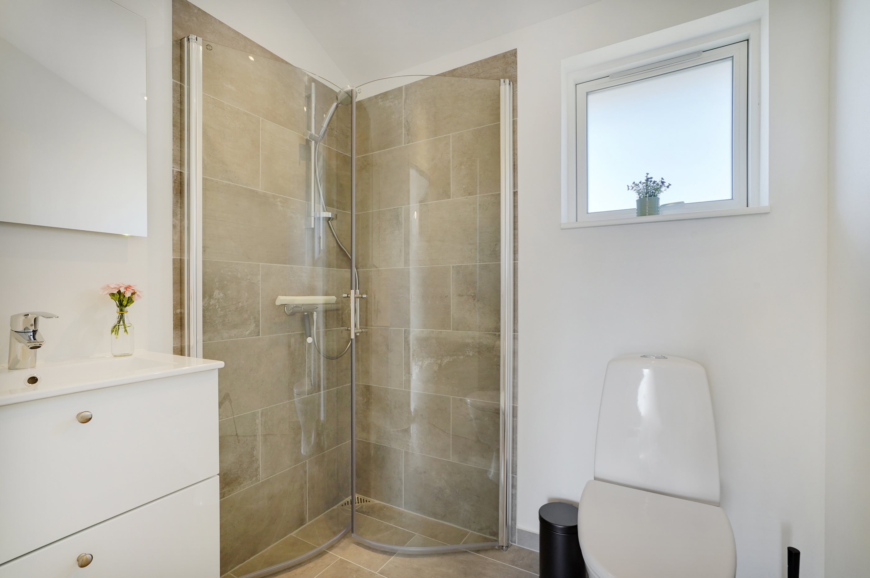 Fremhævet badeværelse billede i fuldskærmstilstand. Billede af Møllebakken 26, Klitmøller, 7700 Thisted