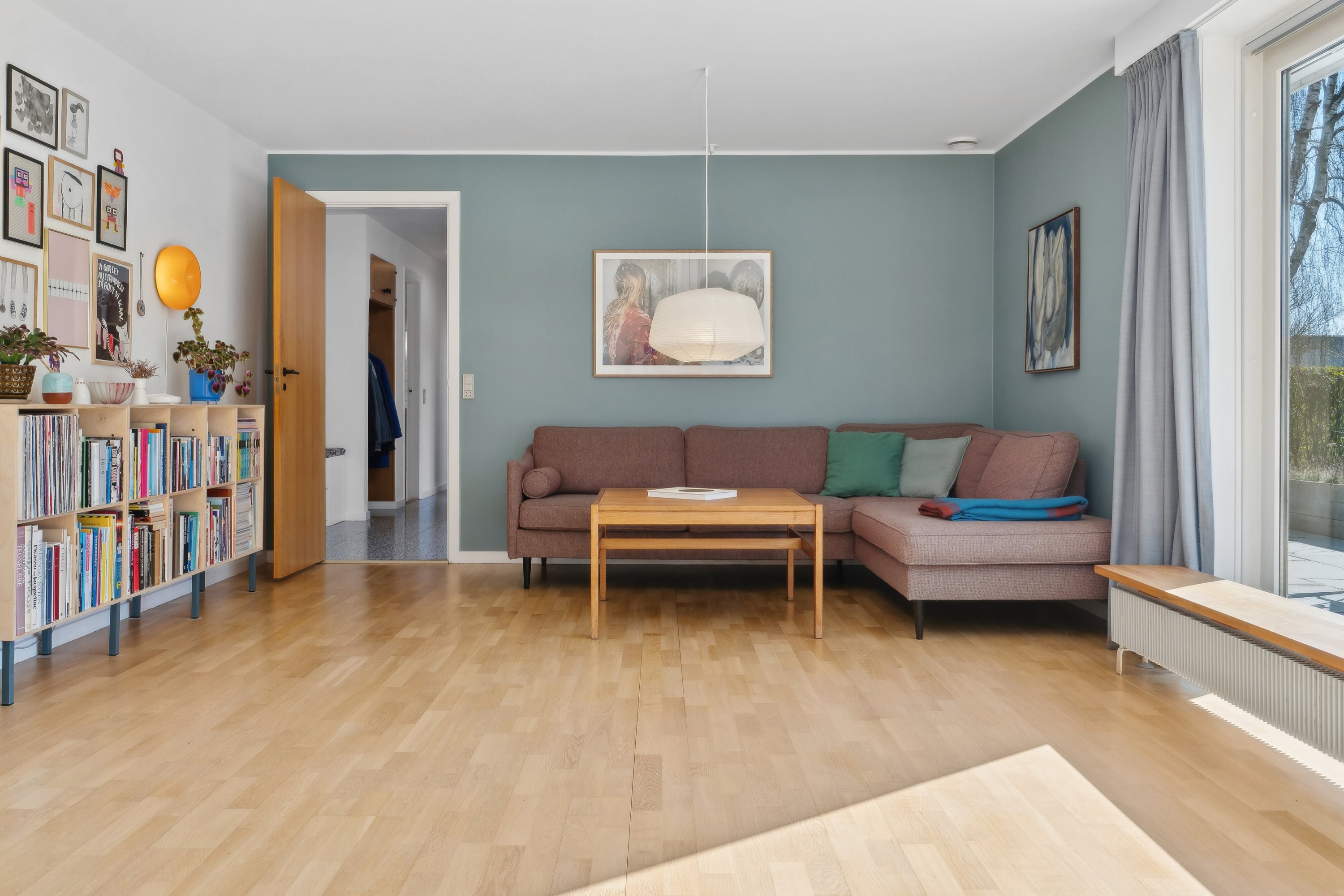 Fremhævet stue billede i fuldskærmstilstand. Billede af Stenbukken 16, 5700 Svendborg