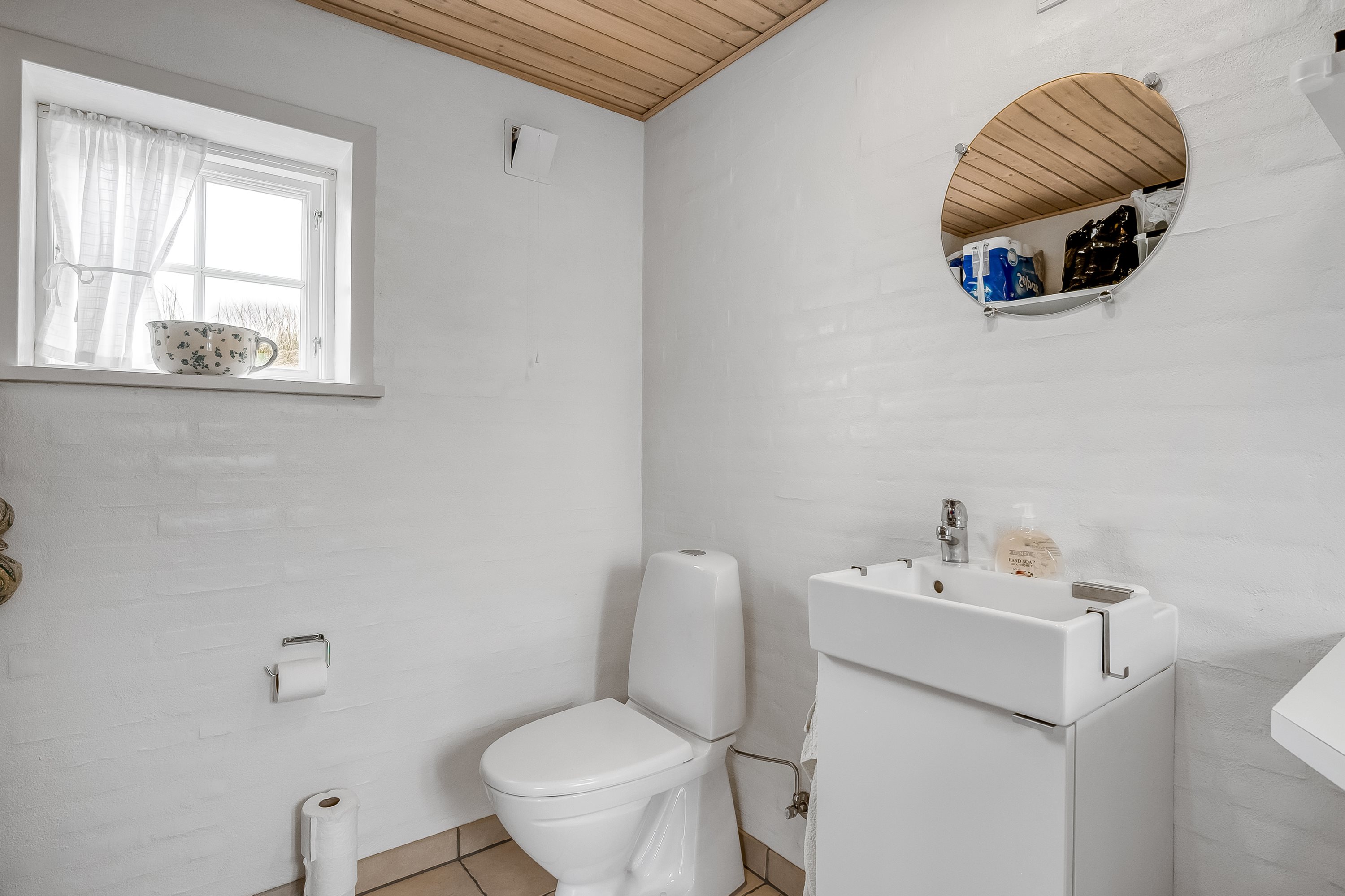 Fremhævet badeværelse billede i fuldskærmstilstand. Billede af Hafavej 9, Søndervig, 6950 Ringkøbing