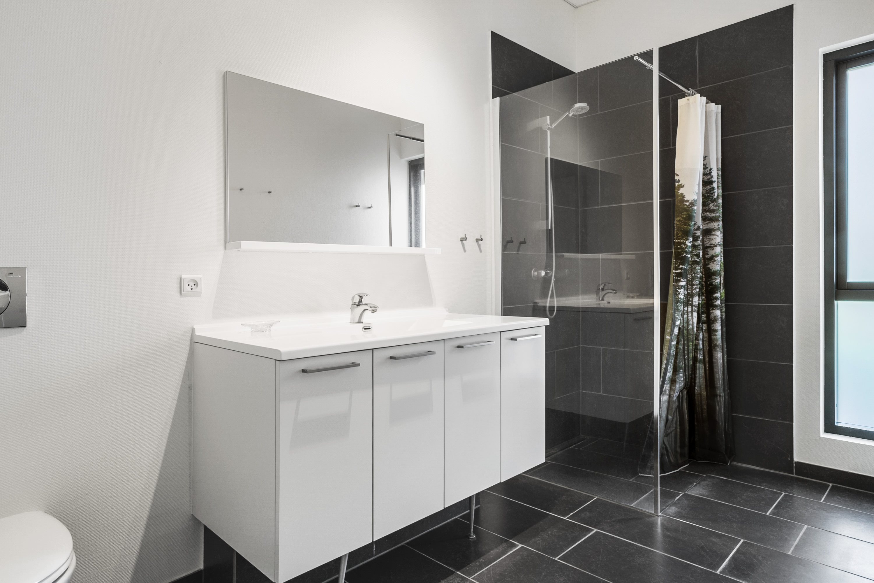 Fremhævet badeværelse billede i fuldskærmstilstand. Billede af Strandvænget 22, Saksild Str, 8300 Odder