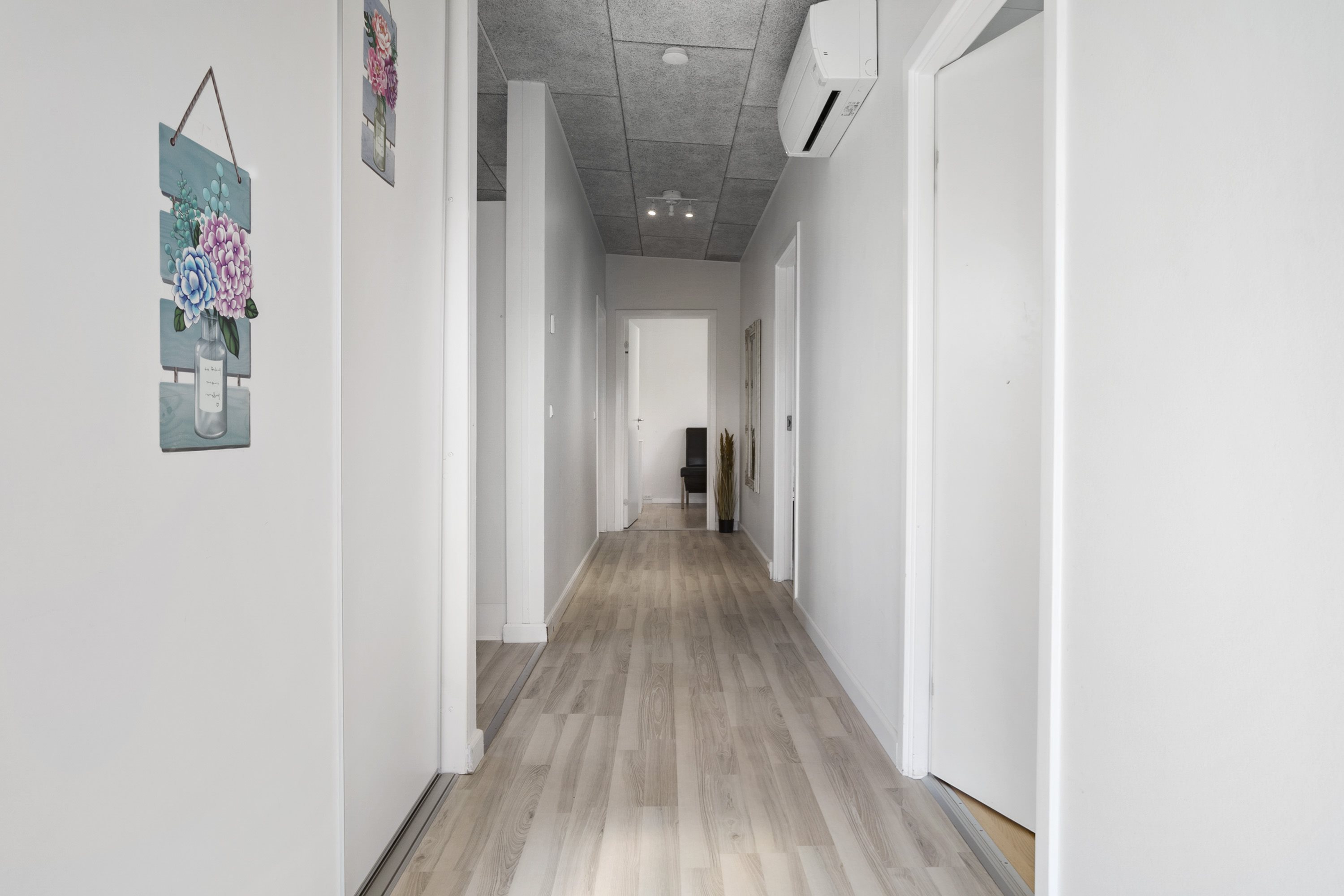 Fremhævet entré billede i fuldskærmstilstand. Billede af Strandvænget 22, Saksild Str, 8300 Odder