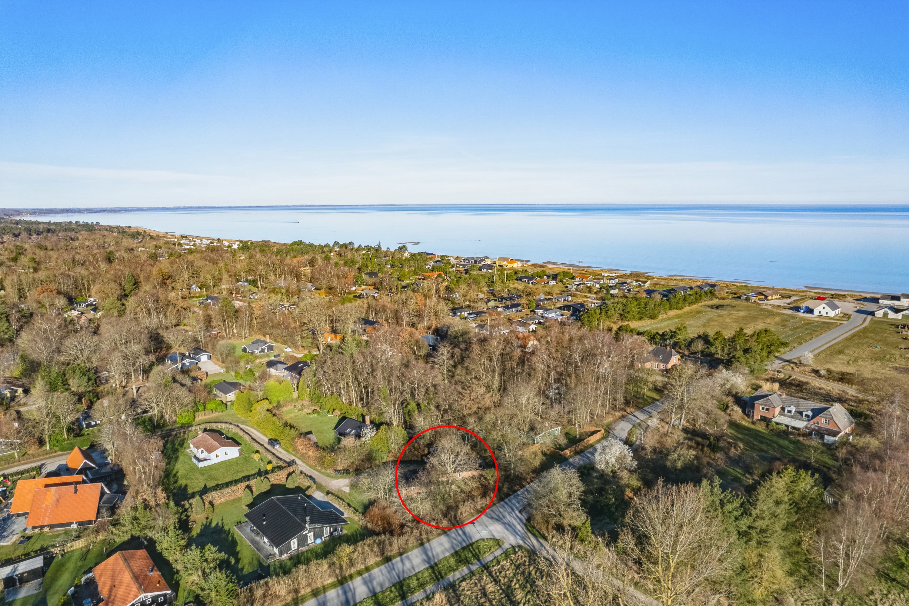 Fremhævet luftfoto billede i fuldskærmstilstand. Billede af Triersvej 46, Fjellerup Strand, 8585 Glesborg