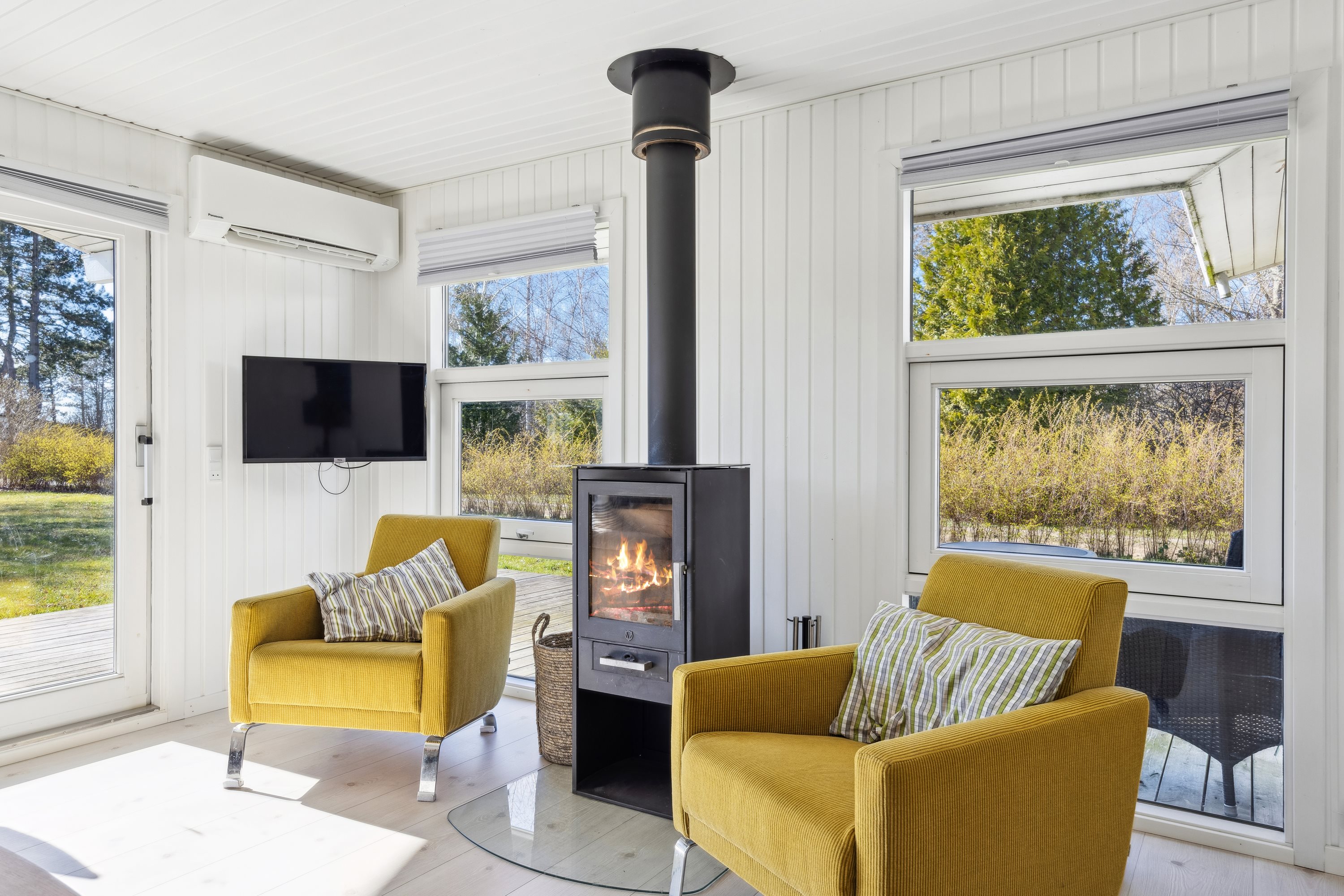 Fremhævet stue billede i fuldskærmstilstand. Billede af Teglværksvej 1, Skødshoved Strand, 8420 Knebel