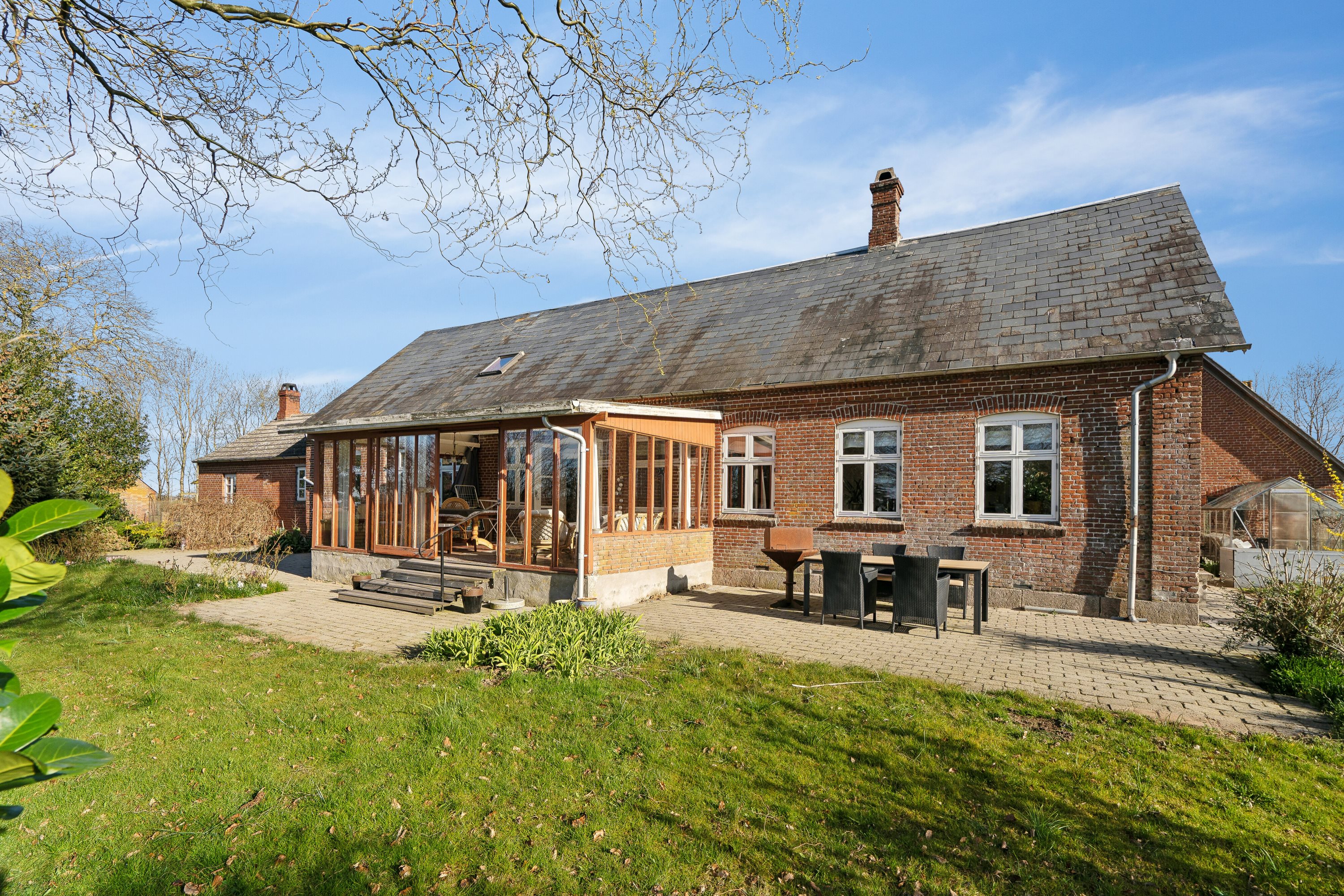 Fremhævet set fra haven billede i fuldskærmstilstand. Billede af Ullerupvænget 24, 5471 Søndersø