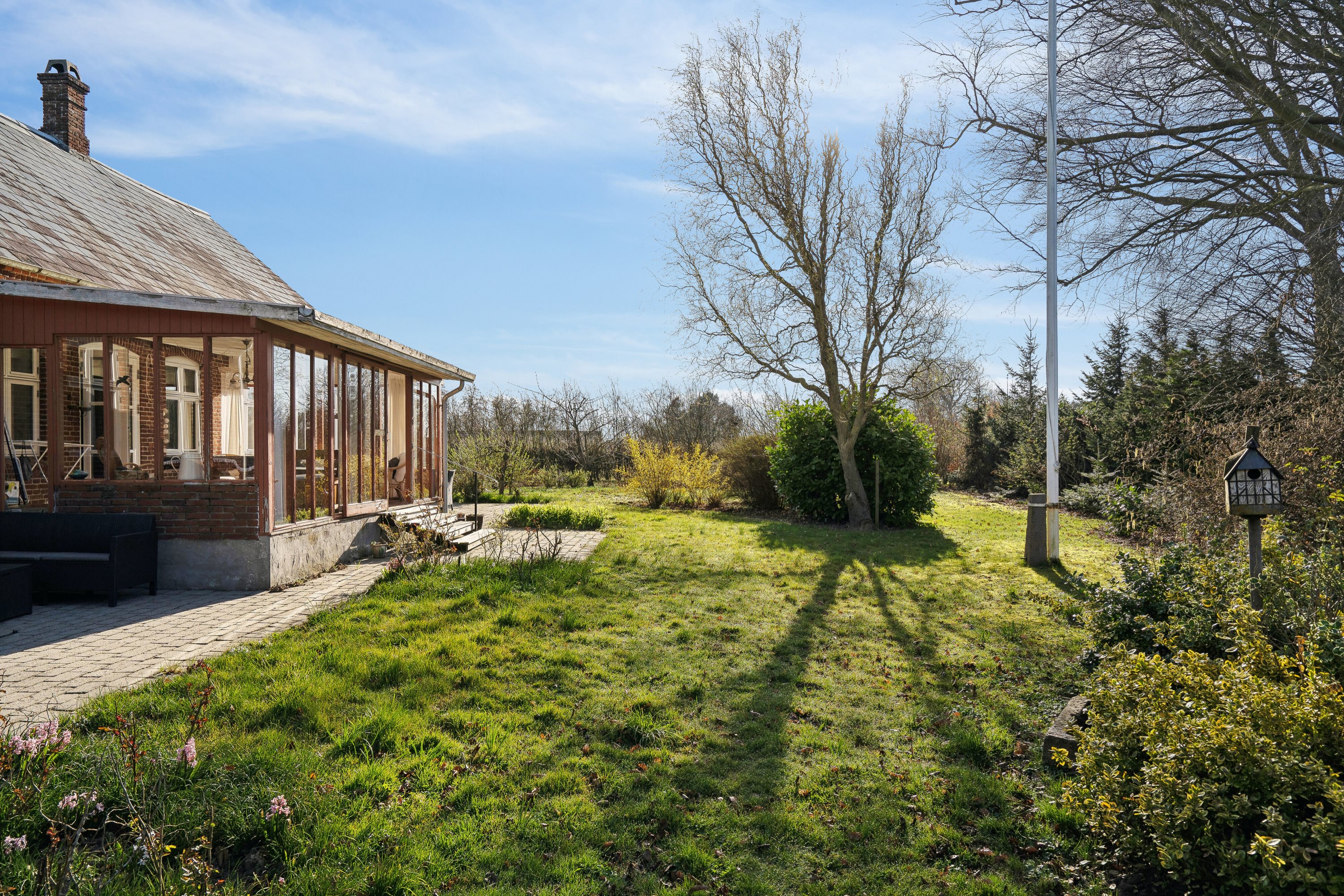 Fremhævet set fra haven billede i fuldskærmstilstand. Billede af Ullerupvænget 24, 5471 Søndersø