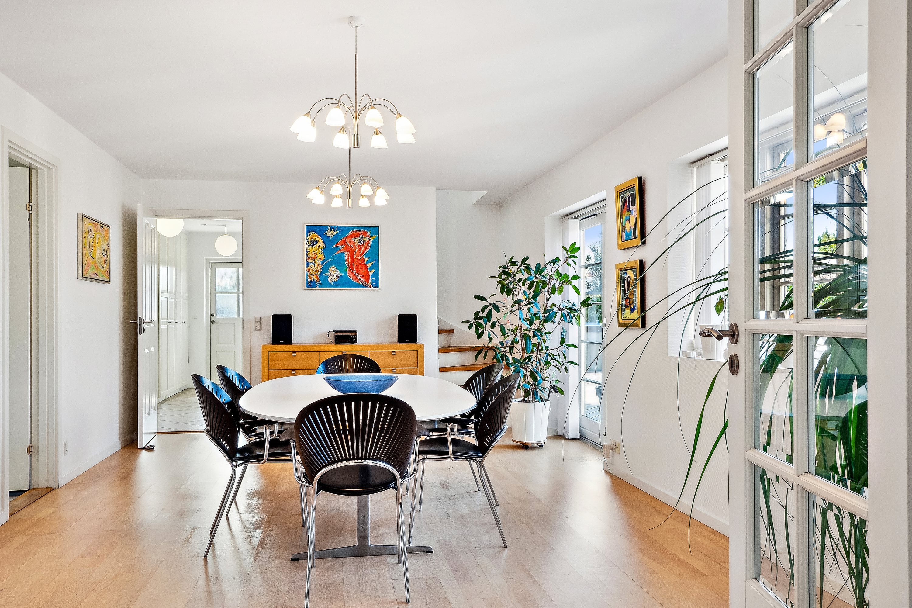 Fremhævet stue billede i fuldskærmstilstand. Billede af Hyttebovej 10, 2660 Brøndby Strand