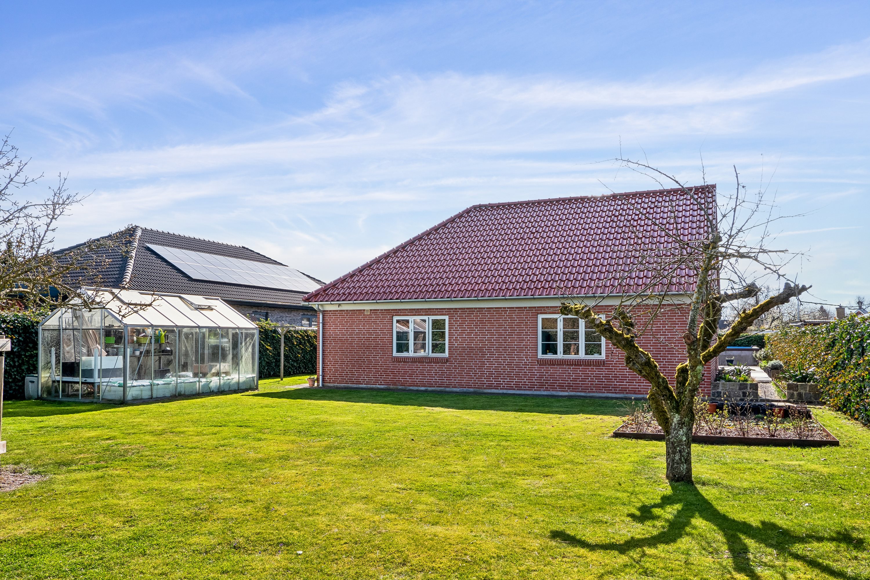 Fremhævet ejendom 1 billede i fuldskærmstilstand. Billede af Hyttebovej 10, 2660 Brøndby Strand