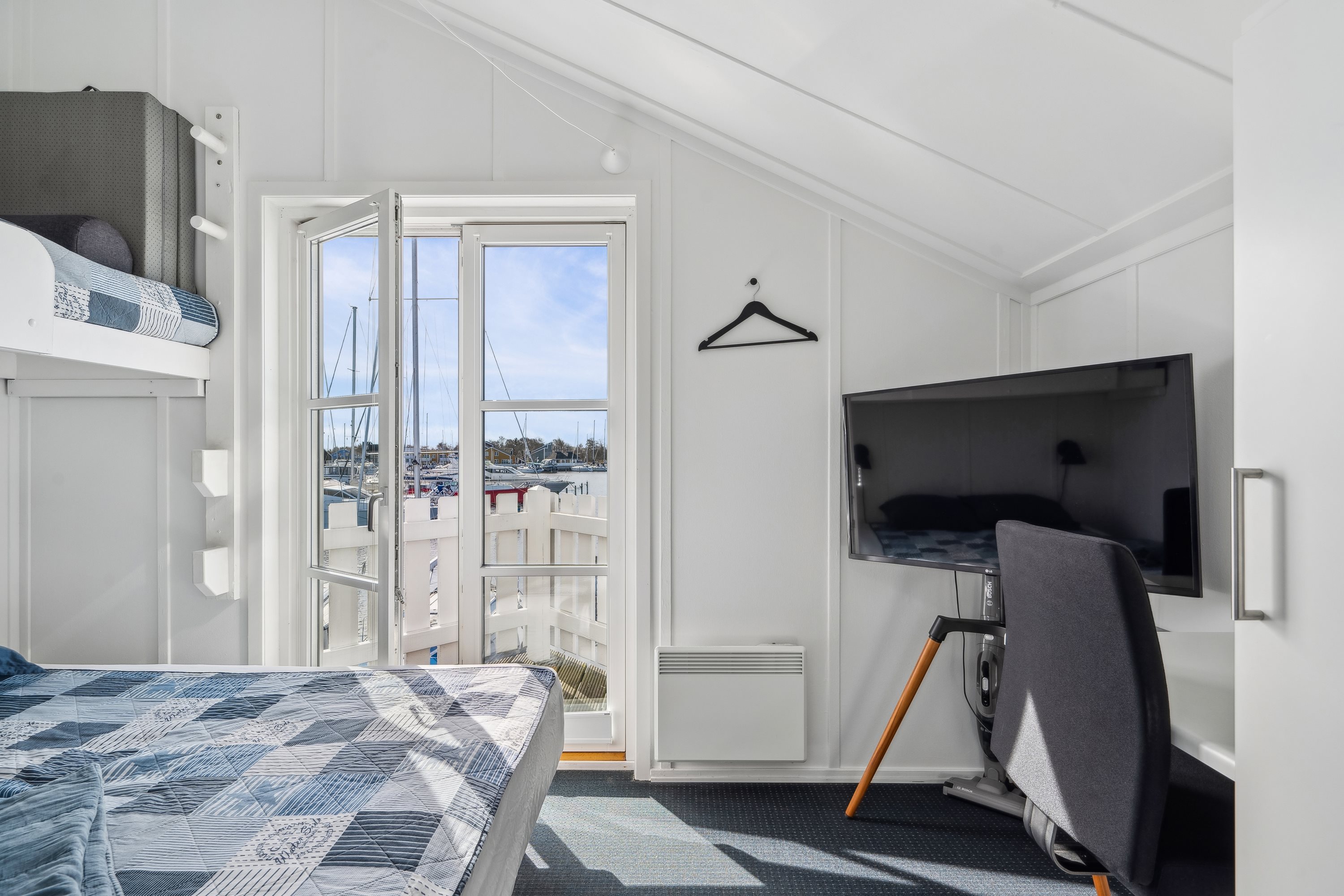 Fremhævet værelse billede i fuldskærmstilstand. Billede af Øerkrogvejen 2, 619., 8400 Ebeltoft