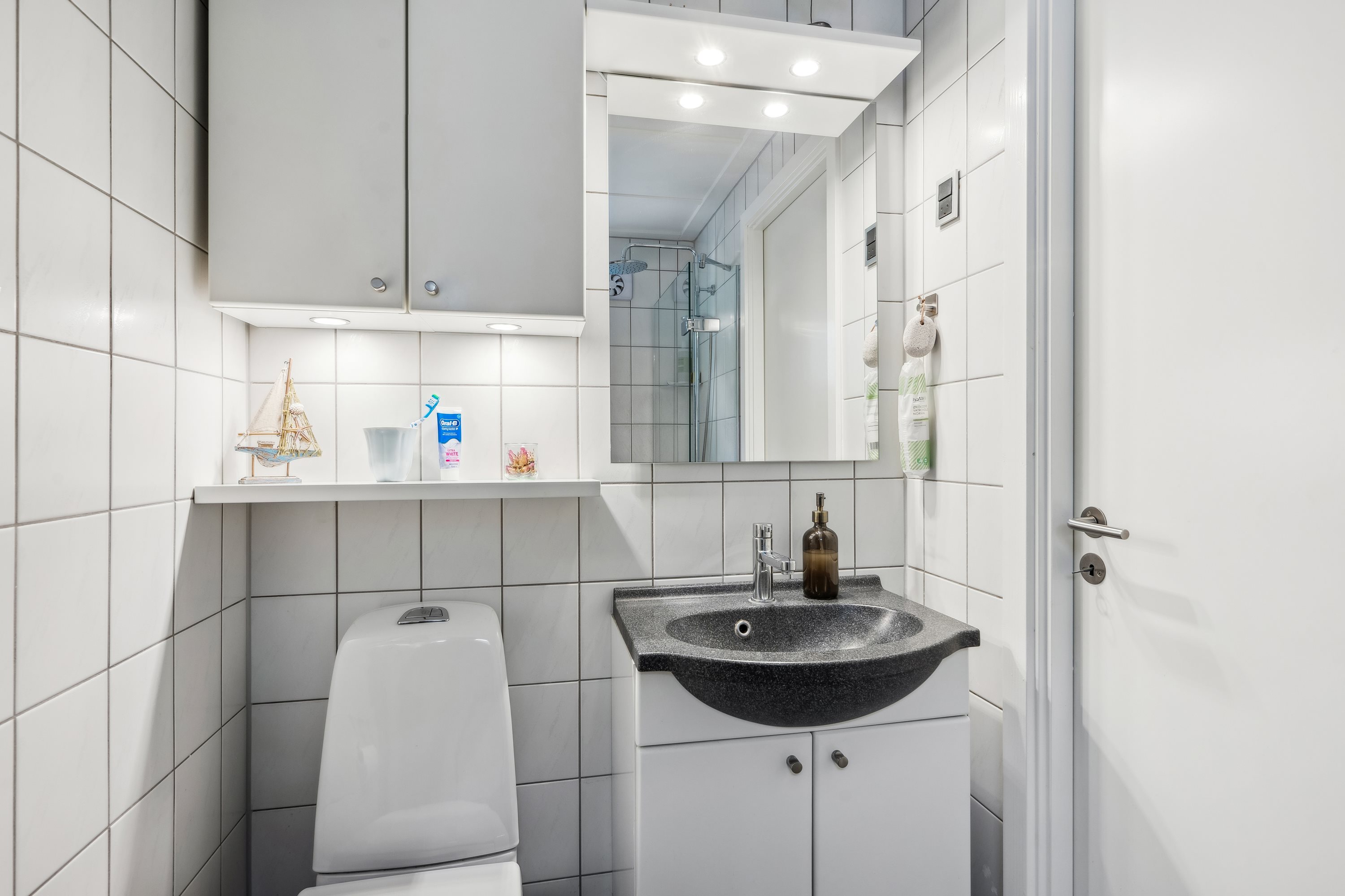 Fremhævet badeværelse billede i fuldskærmstilstand. Billede af Øerkrogvejen 2, 619., 8400 Ebeltoft