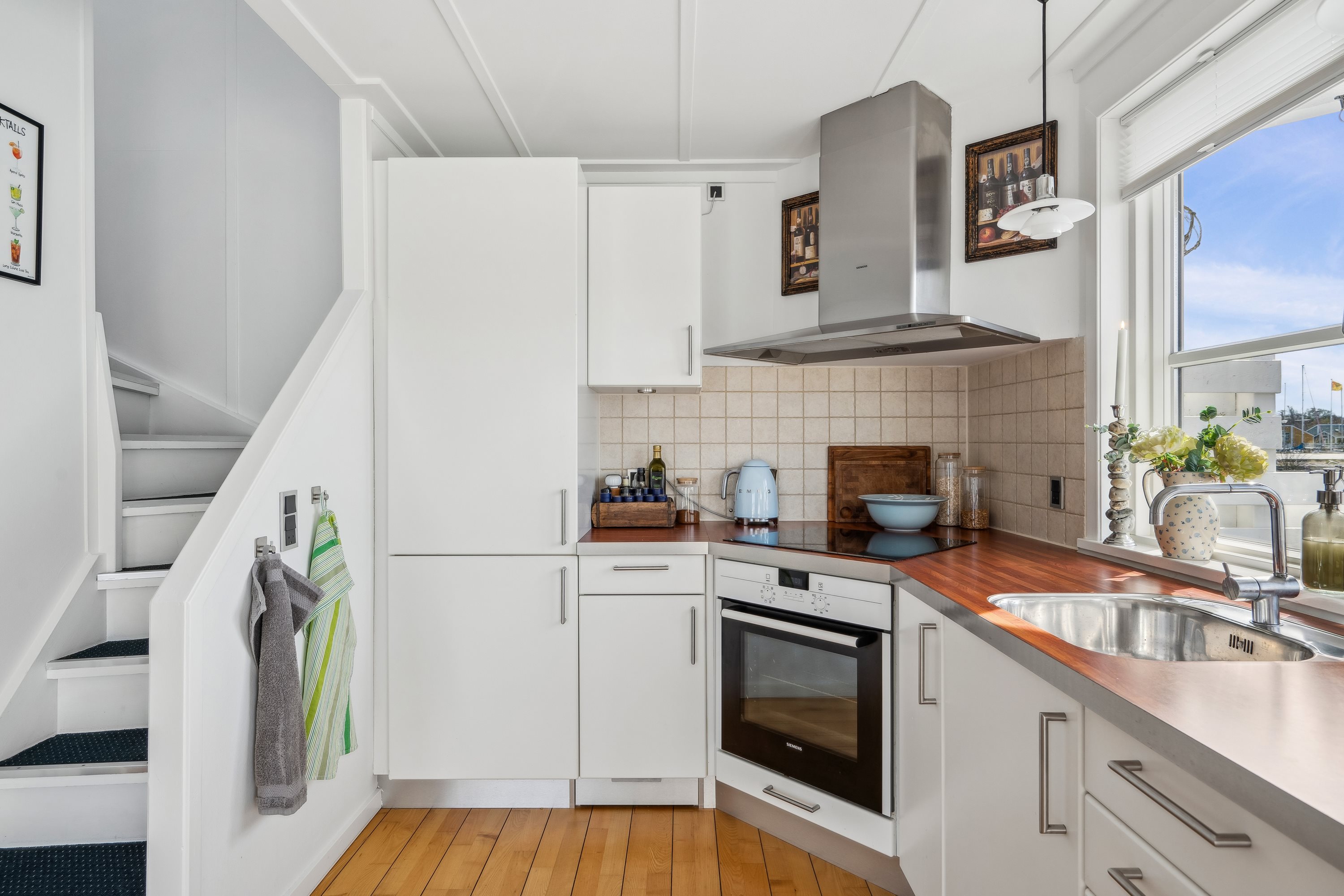 Fremhævet køkken billede i fuldskærmstilstand. Billede af Øerkrogvejen 2, 619., 8400 Ebeltoft