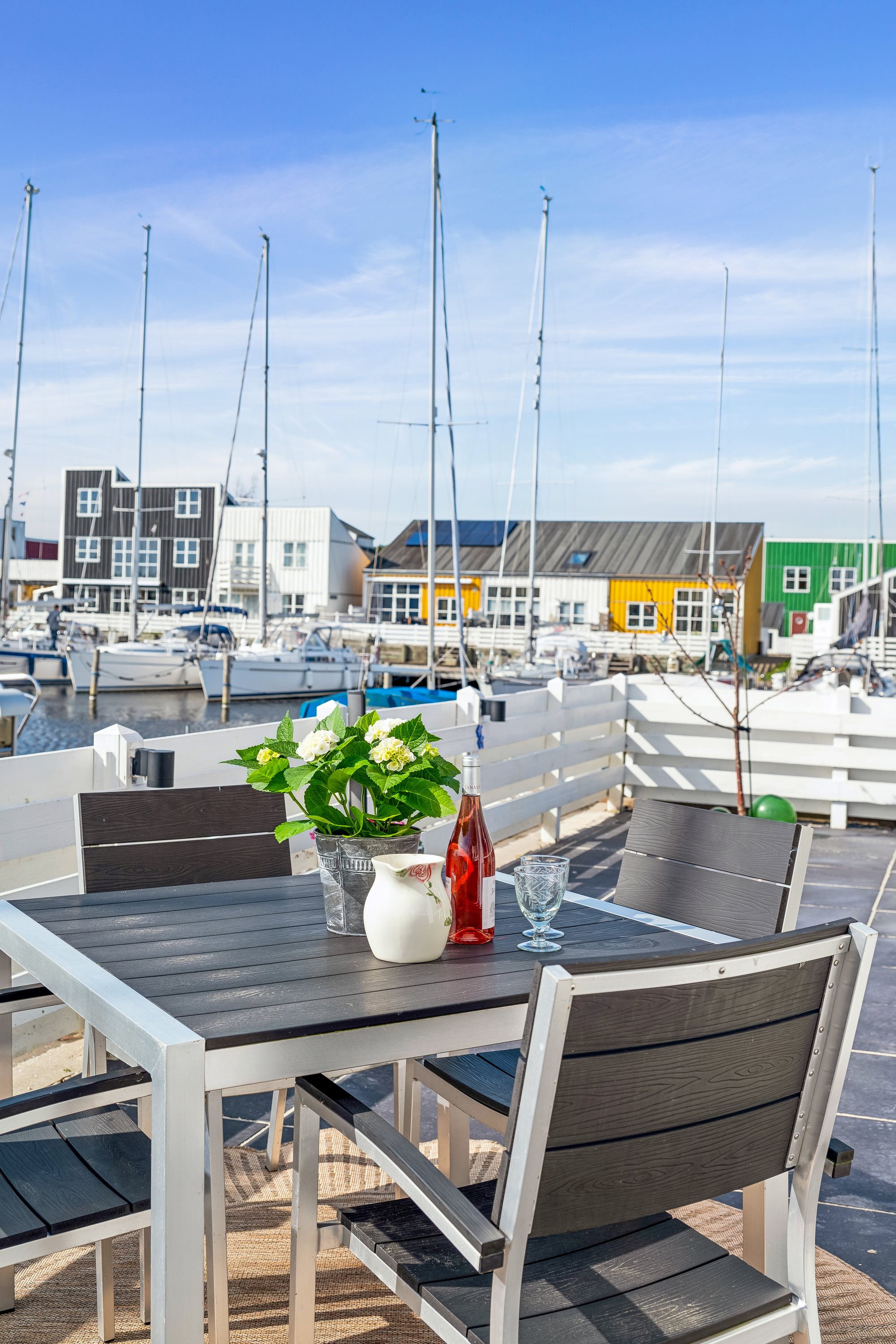 Fremhævet terrasse billede i fuldskærmstilstand. Billede af Øerkrogvejen 2, 619., 8400 Ebeltoft