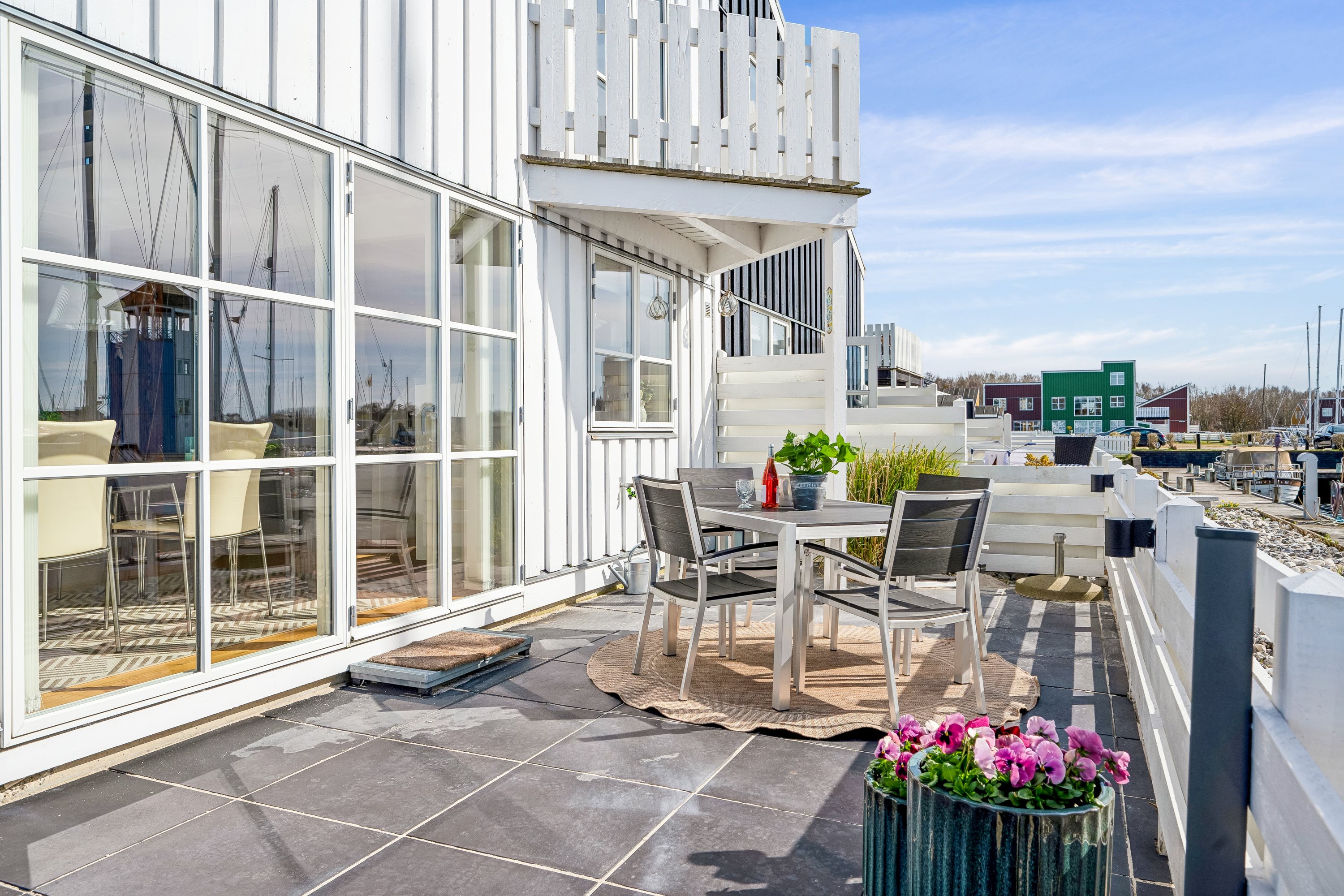 Fremhævet udestue billede i fuldskærmstilstand. Billede af Øerkrogvejen 2, 619., 8400 Ebeltoft