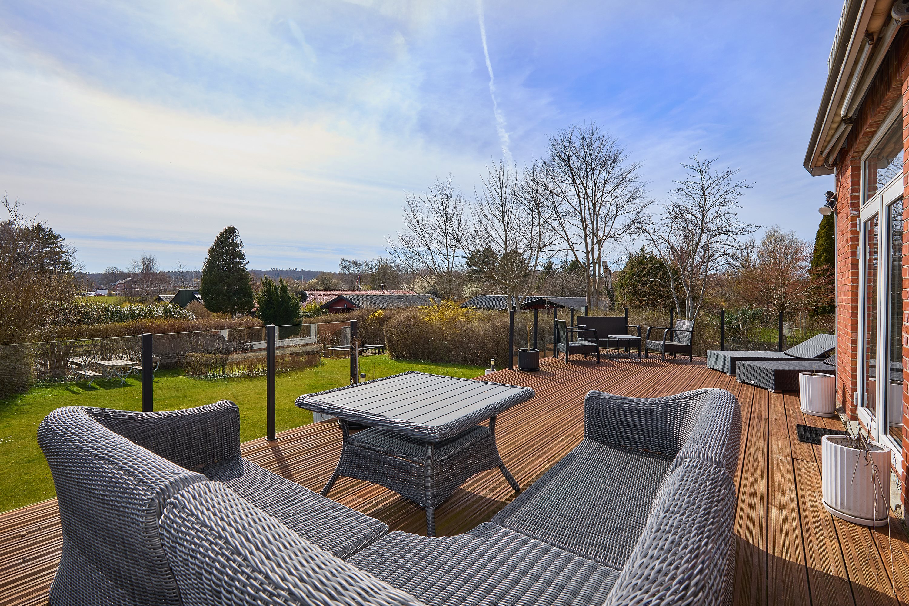 Fremhævet terrasse billede i fuldskærmstilstand. Billede af Godhavnsvej 5, 3220 Tisvildeleje