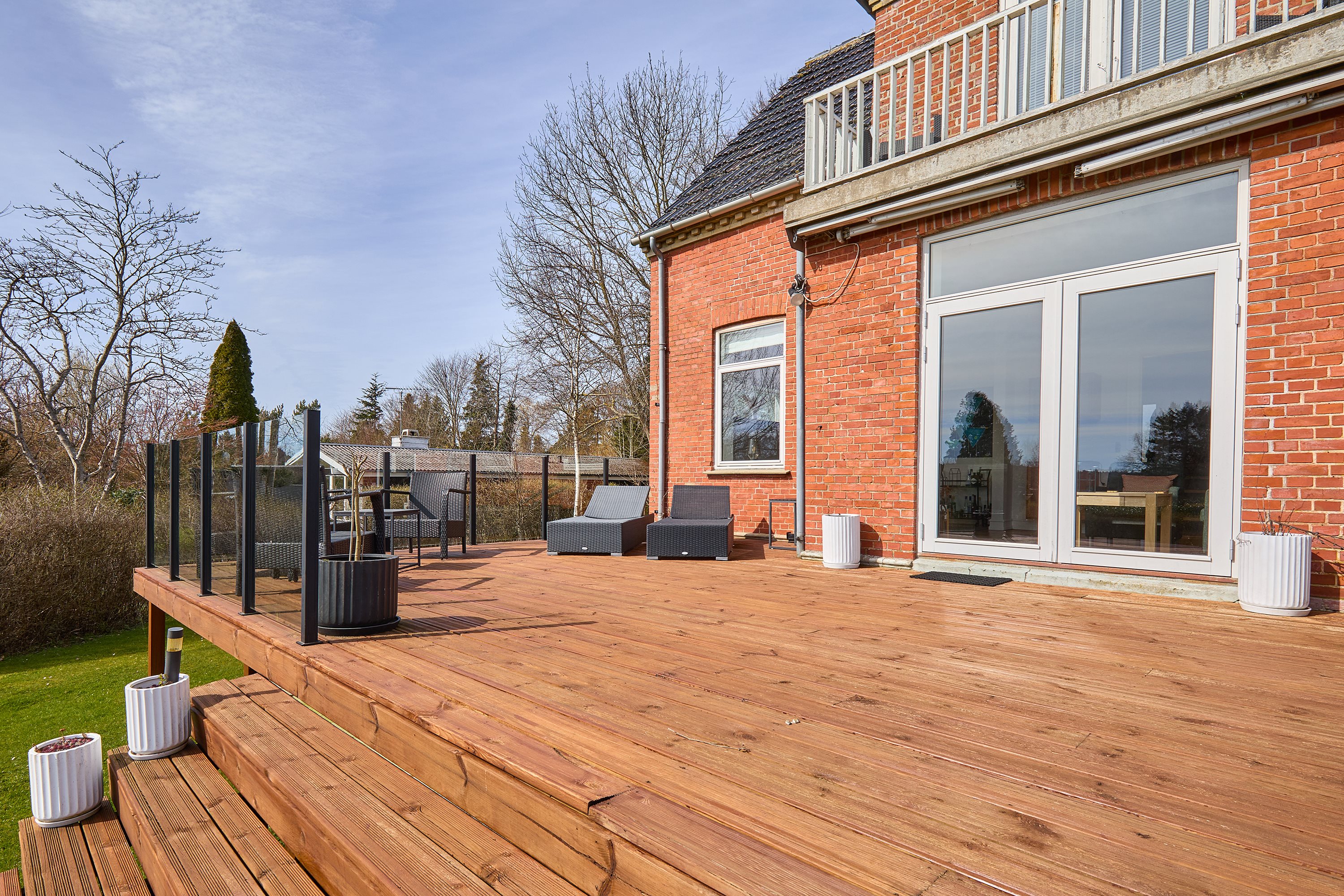 Fremhævet terrasse billede i fuldskærmstilstand. Billede af Godhavnsvej 5, 3220 Tisvildeleje