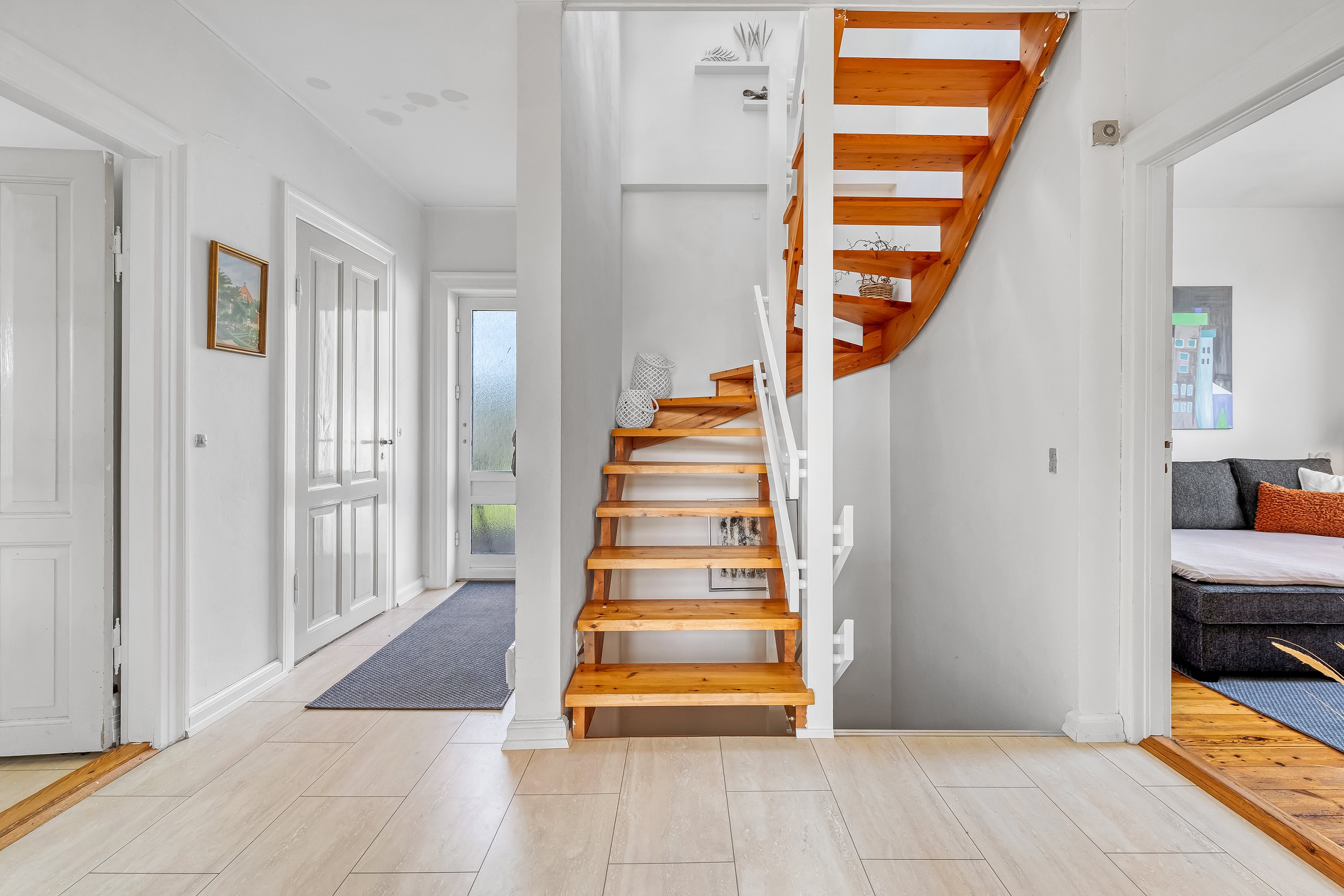 Fremhævet hall billede i fuldskærmstilstand. Billede af Godhavnsvej 5, 3220 Tisvildeleje