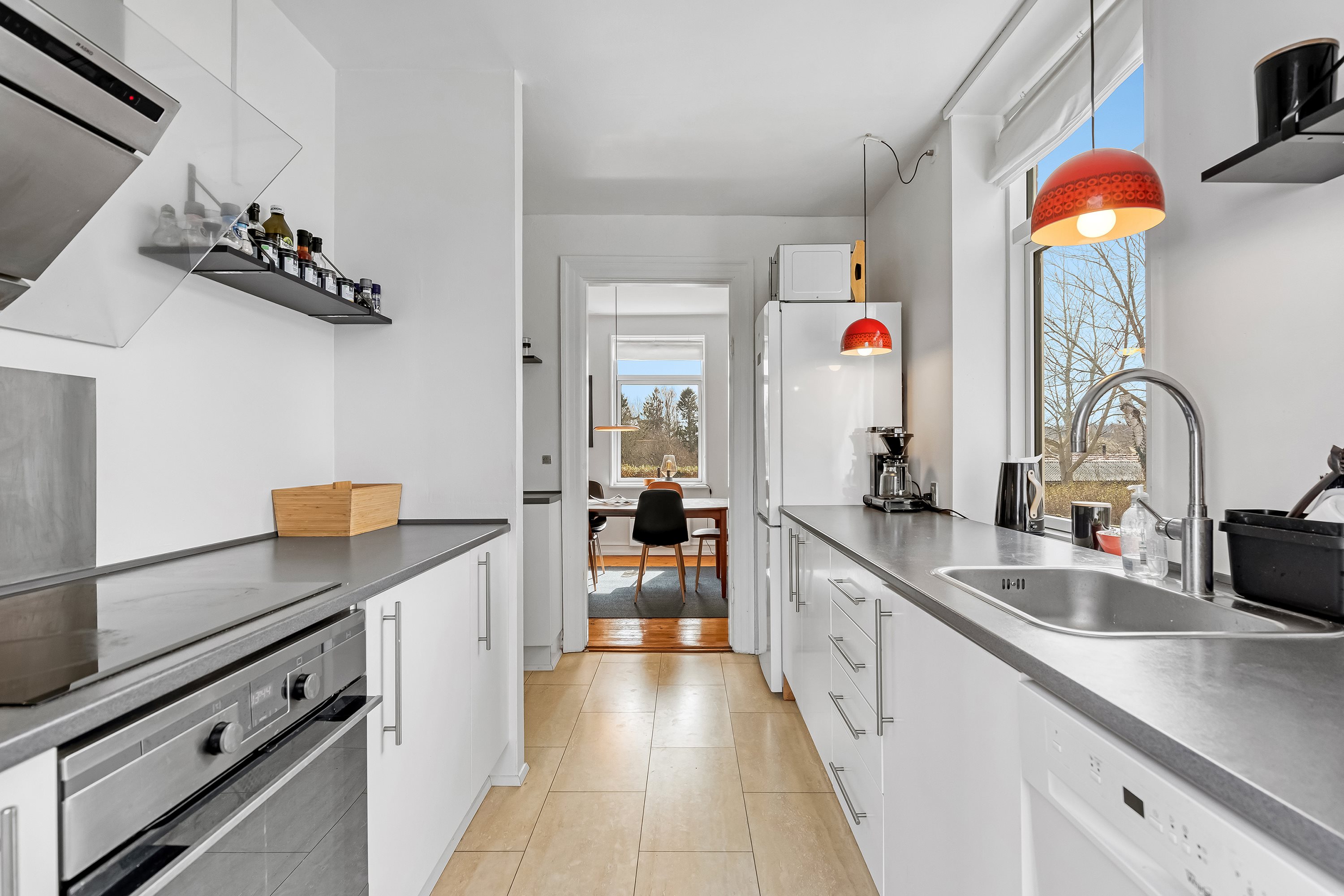 Fremhævet køkken billede i fuldskærmstilstand. Billede af Godhavnsvej 5, 3220 Tisvildeleje