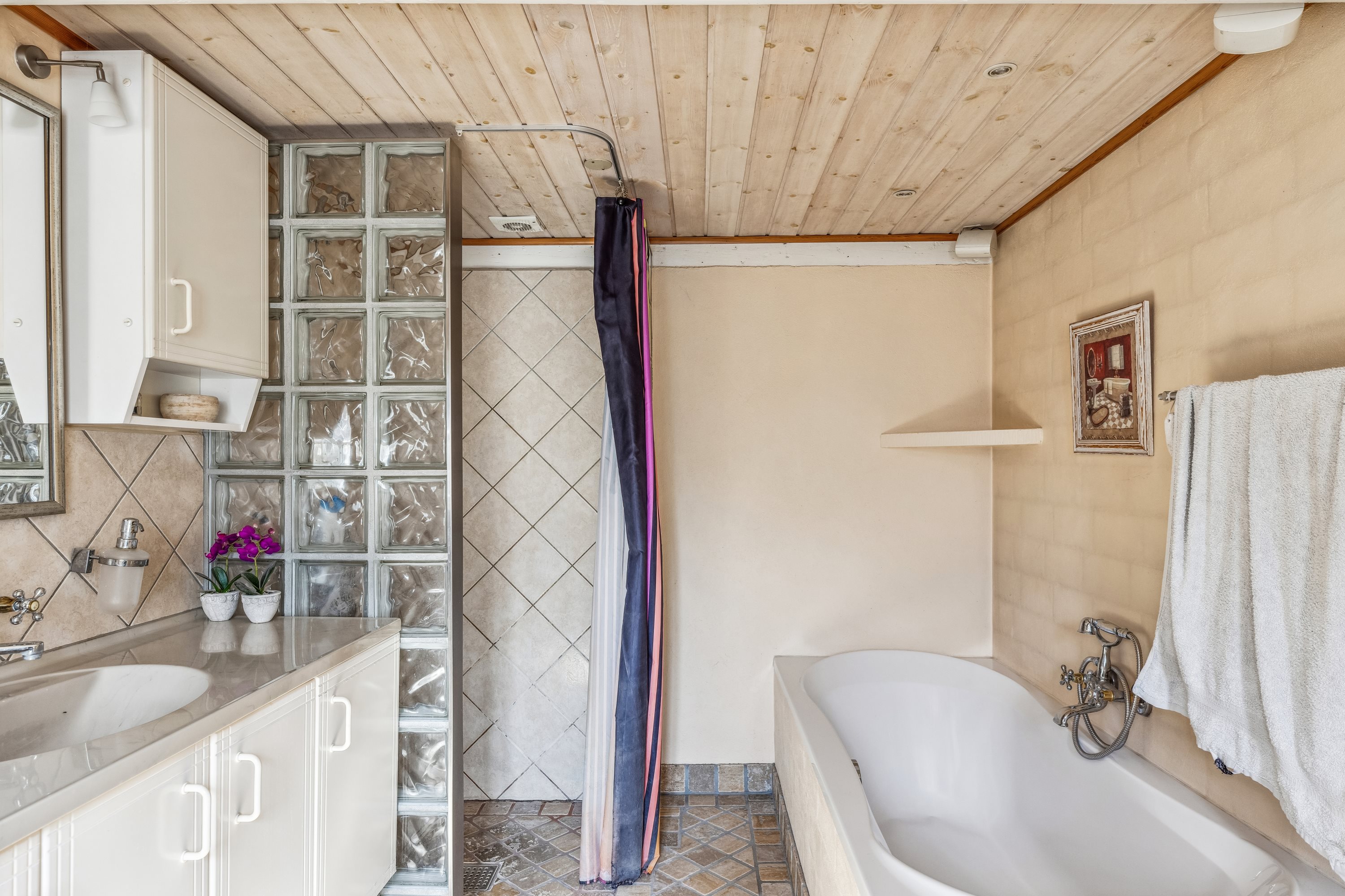 Fremhævet badeværelse billede i fuldskærmstilstand. Billede af Fruerhøj 10, Sjellerup, 6430 Nordborg