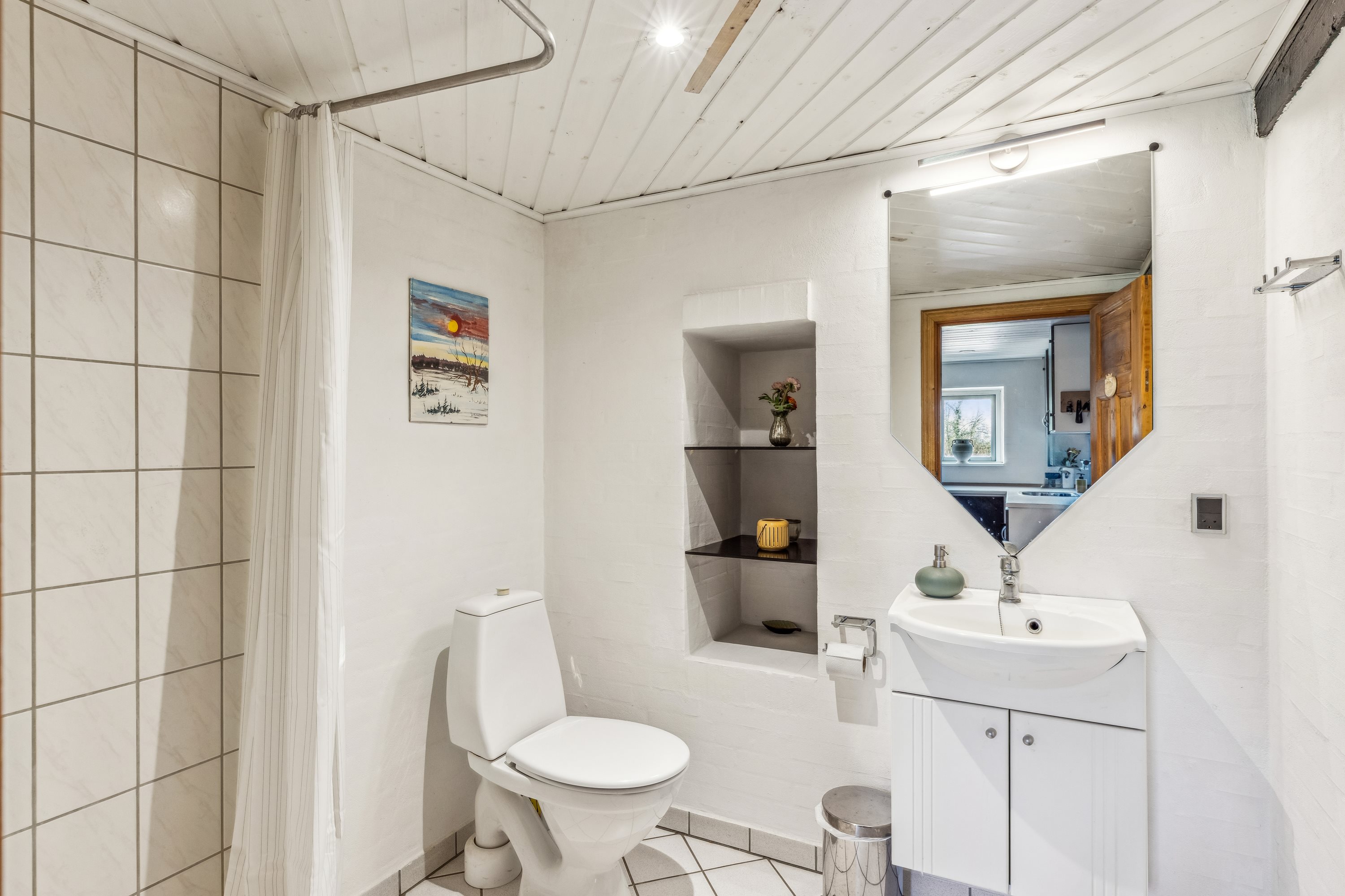 Fremhævet badeværelse billede i fuldskærmstilstand. Billede af Fruerhøj 10, Sjellerup, 6430 Nordborg