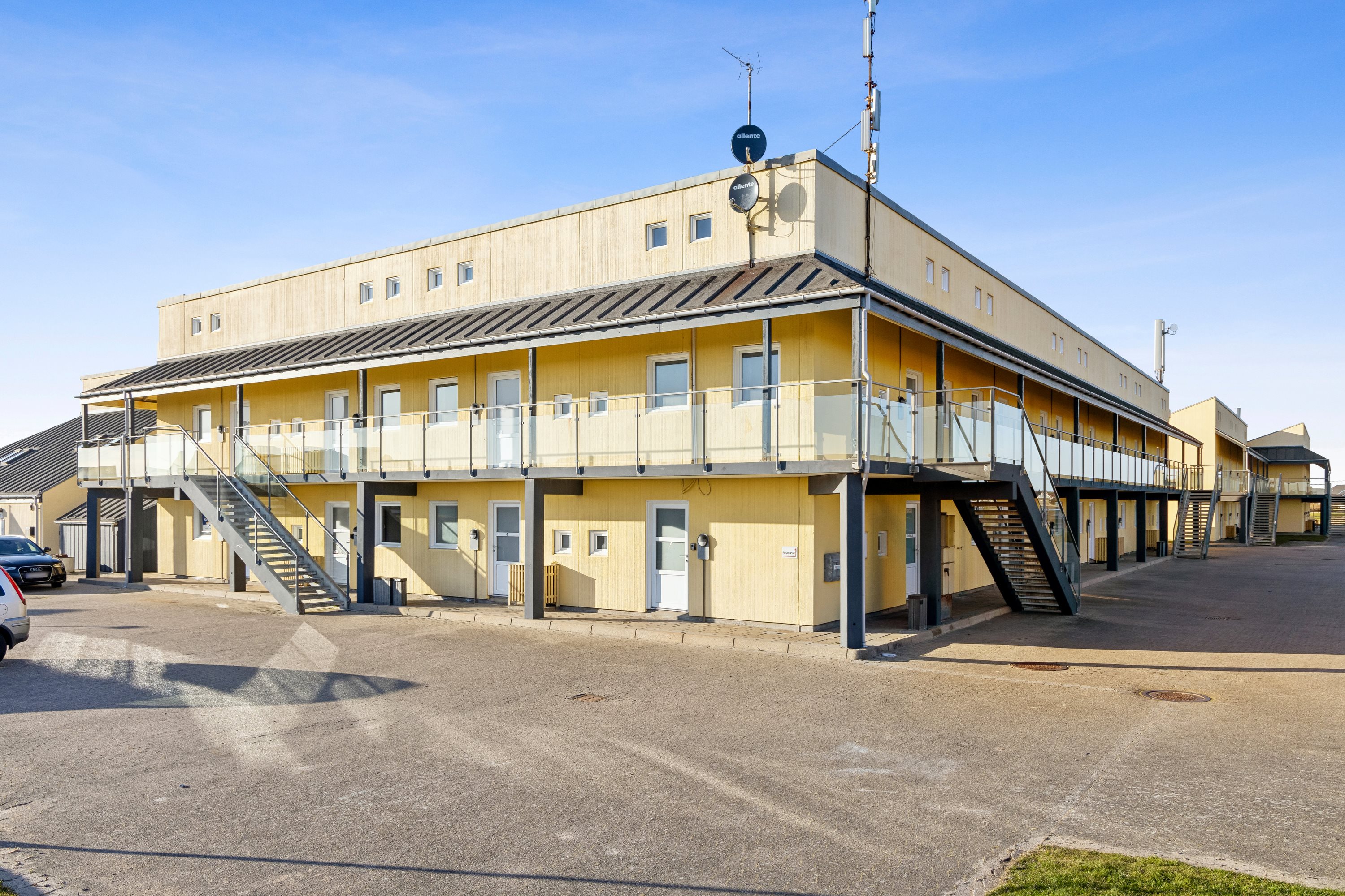 Fremhævet ejendom 1 billede i fuldskærmstilstand. Billede af Lyngbyvej 239D, 1., Lyngby, 9480 Løkken