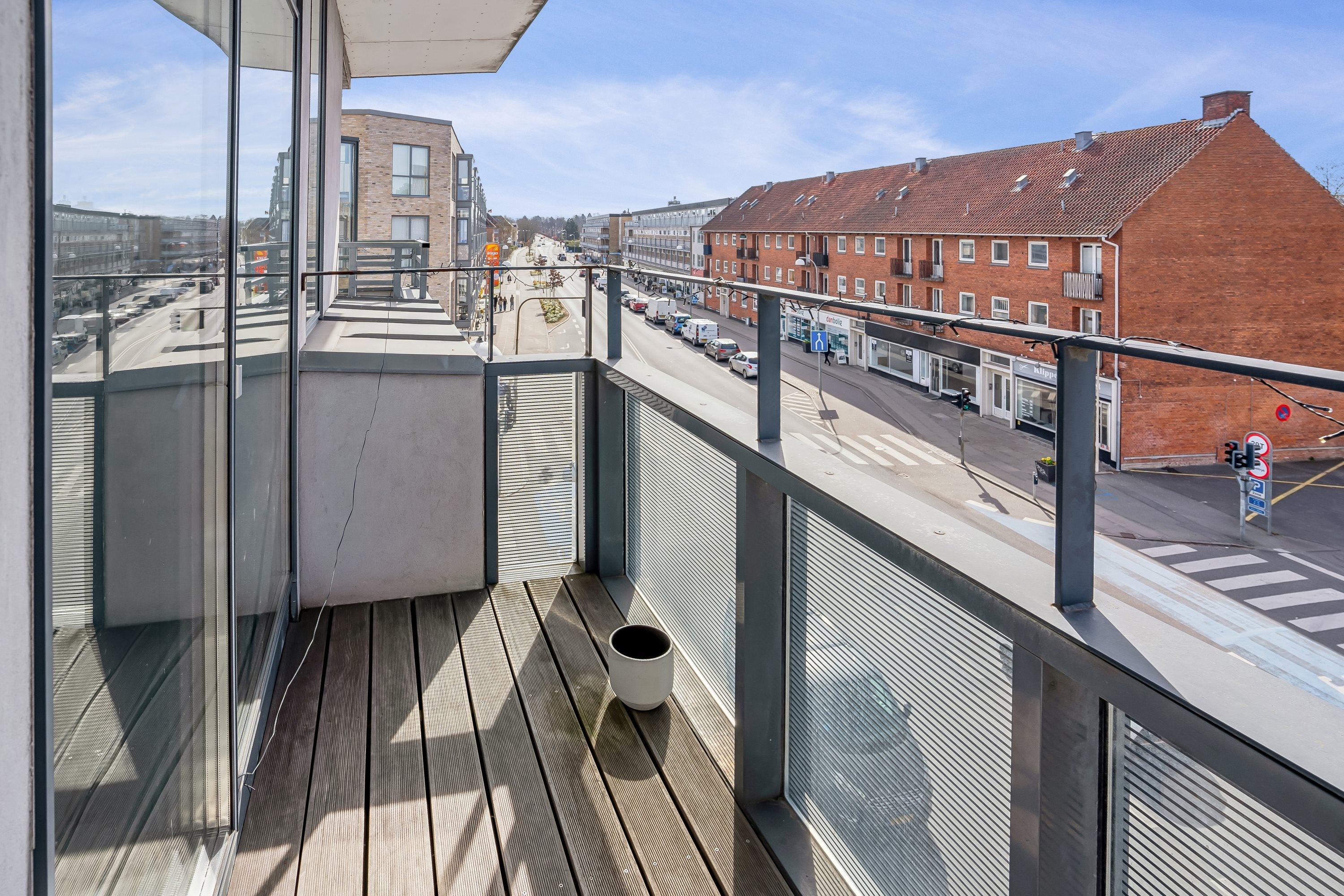 Fremhævet altan billede i fuldskærmstilstand. Billede af Bagsværd Hovedgade 130A, 2. 1., 2880 Bagsværd