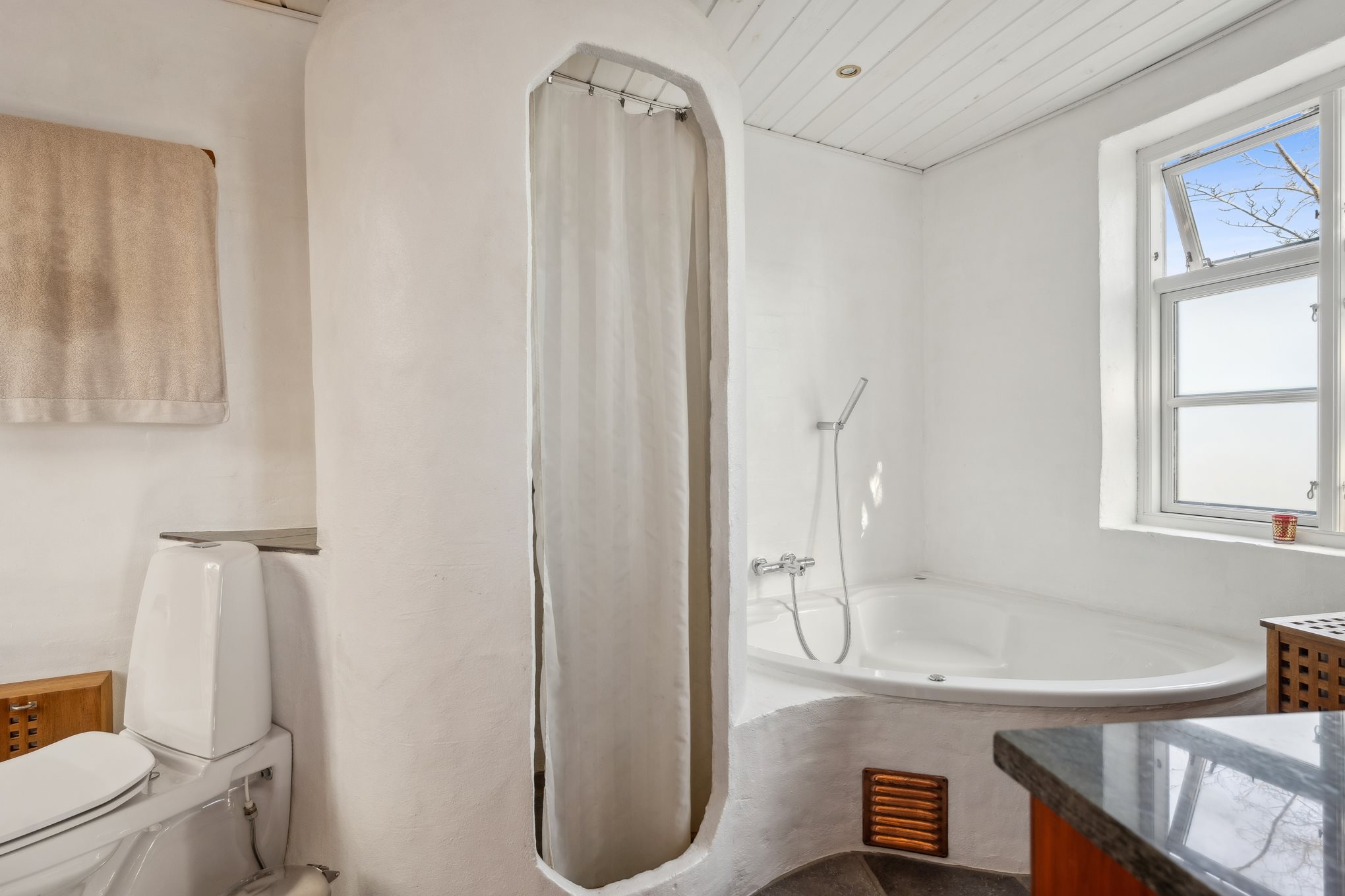 Fremhævet badeværelse billede i fuldskærmstilstand. Billede af Hjortevej 52, 8960 Randers SØ