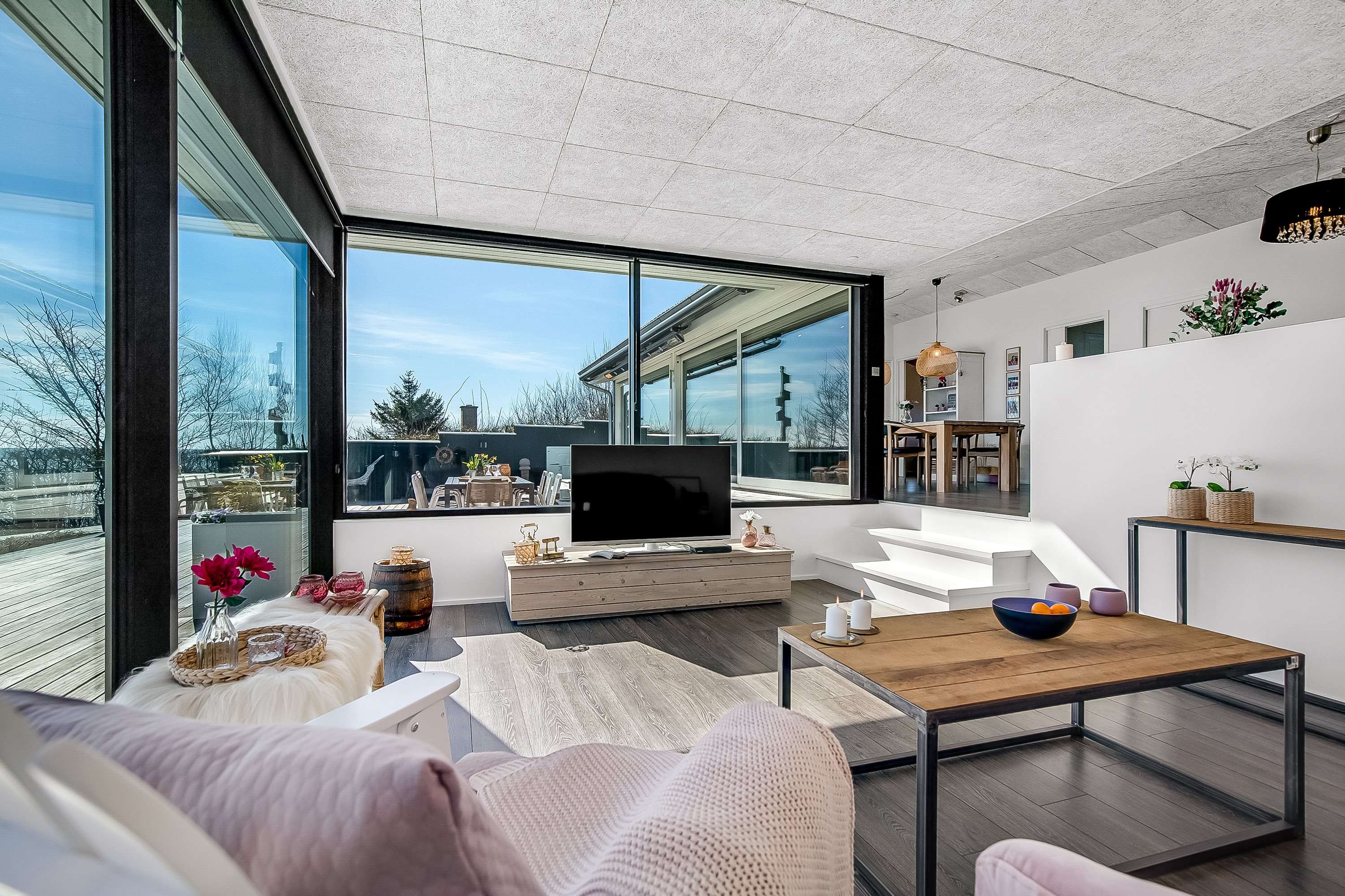 Fremhævet stue billede i fuldskærmstilstand. Billede af Niels Pedersensvej 45B, Mørkholt, 7080 Børkop