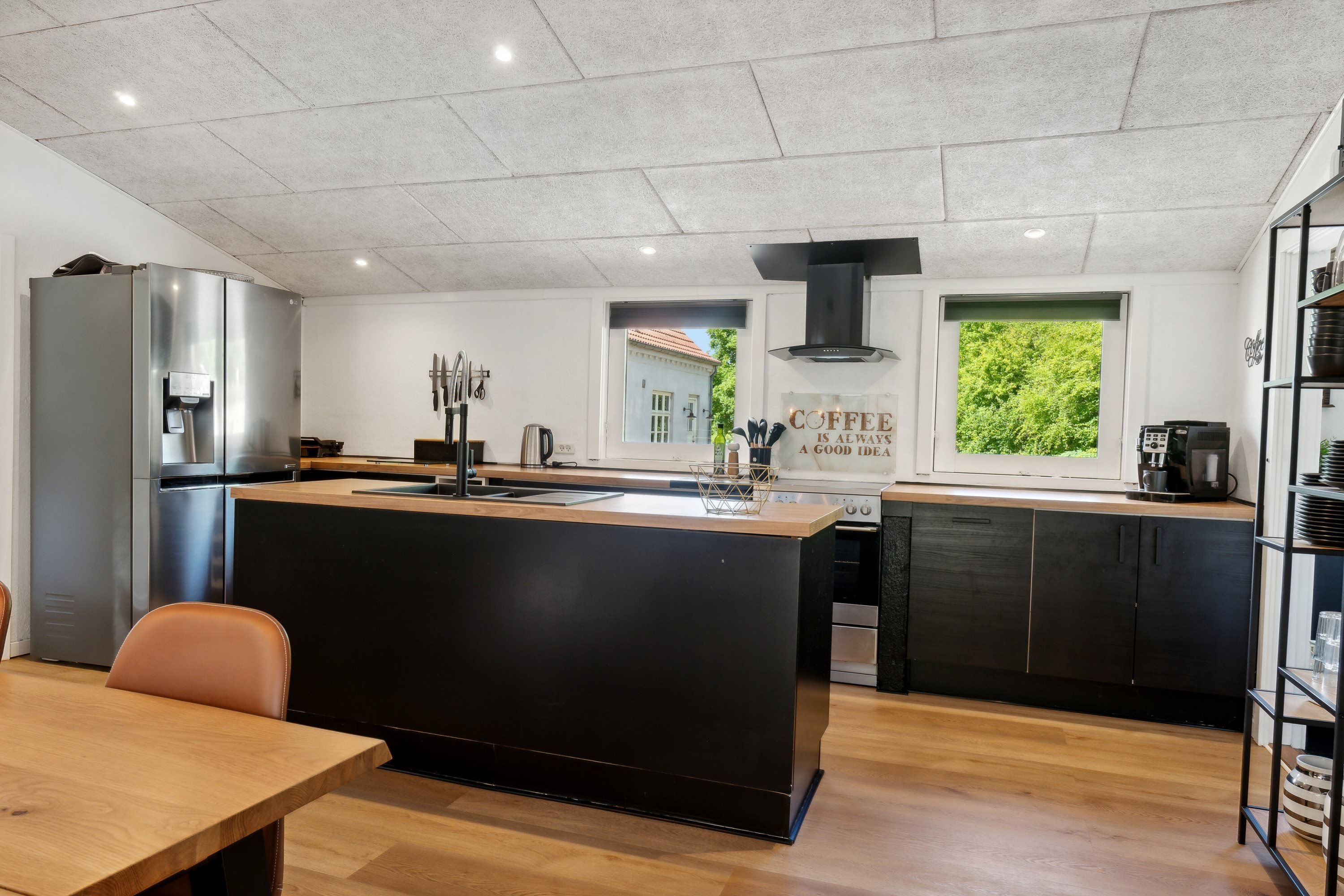 Fremhævet køkken-alrum billede i fuldskærmstilstand. Billede af Døstrupvej 114B, Døstrup, 9500 Hobro