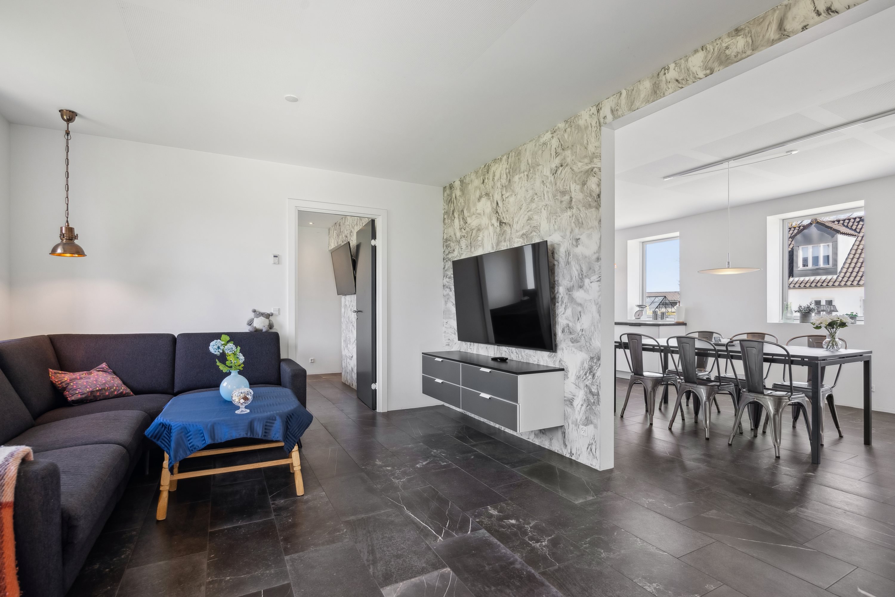 Fremhævet stue billede i fuldskærmstilstand. Billede af Aalborgvej 315, 9362 Gandrup