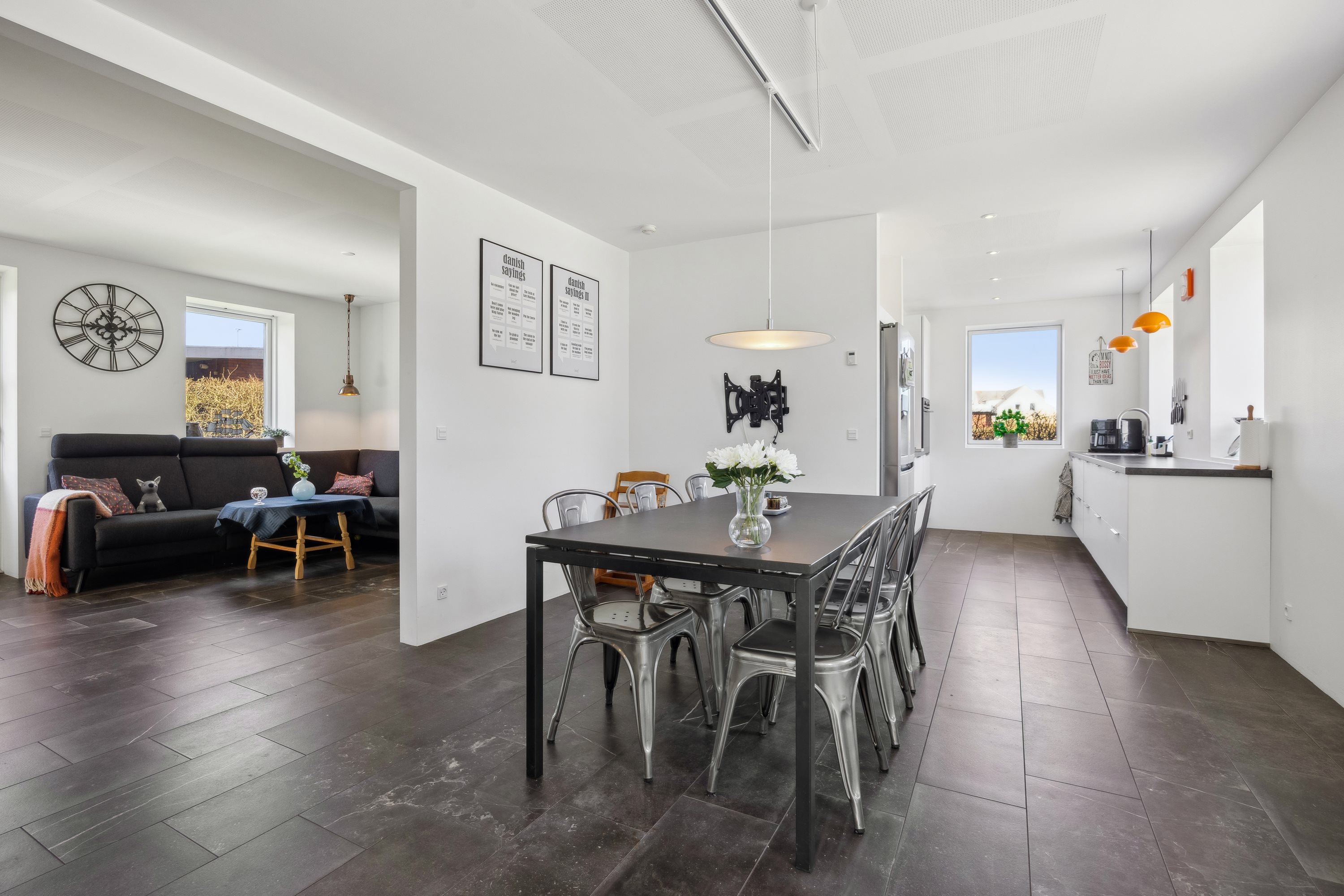 Fremhævet stue billede i fuldskærmstilstand. Billede af Aalborgvej 315, 9362 Gandrup