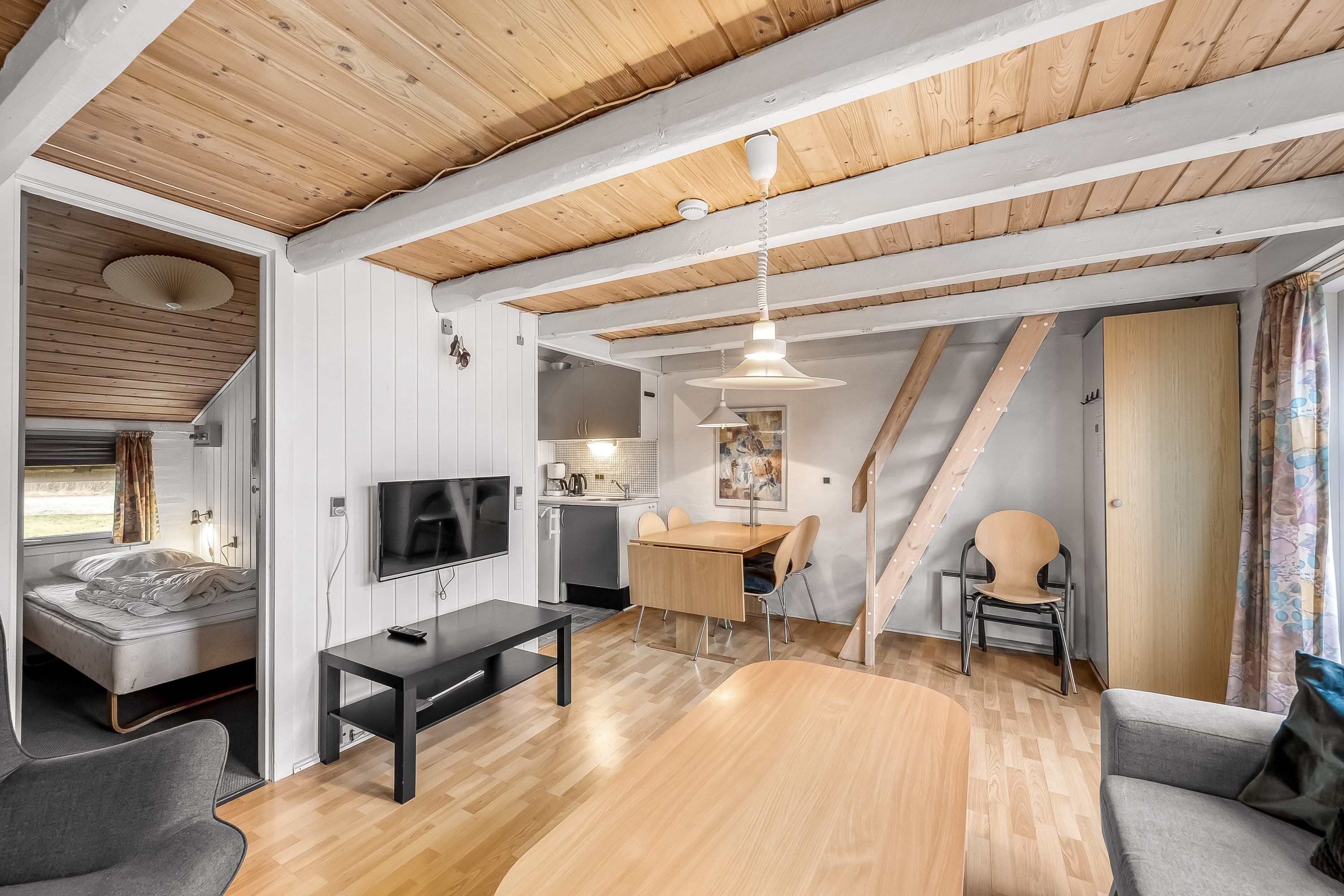 Fremhævet stue billede i fuldskærmstilstand. Billede af Vester Fælled 144, Bork Havn, 6893 Hemmet