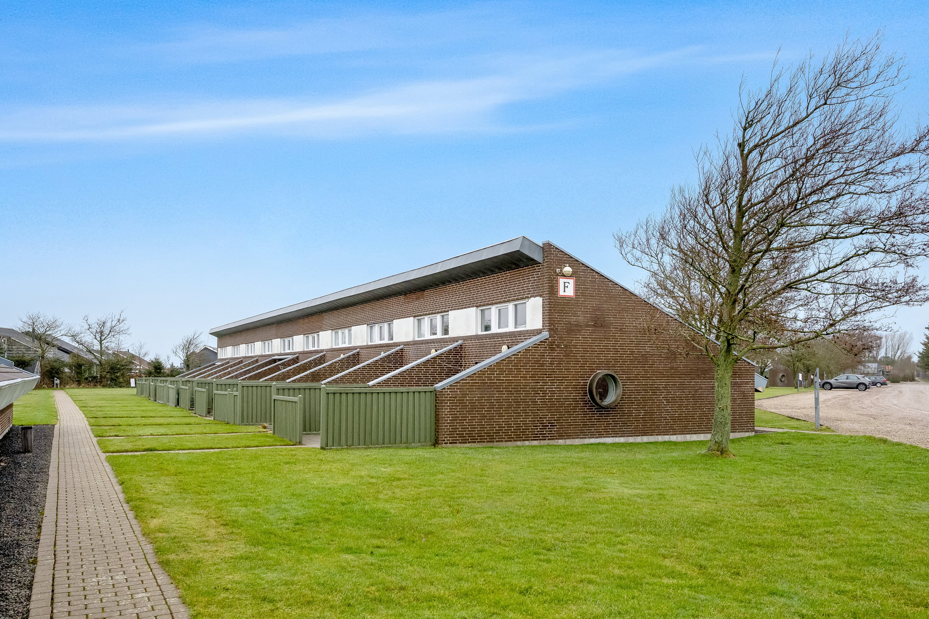 Fremhævet facade billede i fuldskærmstilstand. Billede af Vester Fælled 144, Bork Havn, 6893 Hemmet