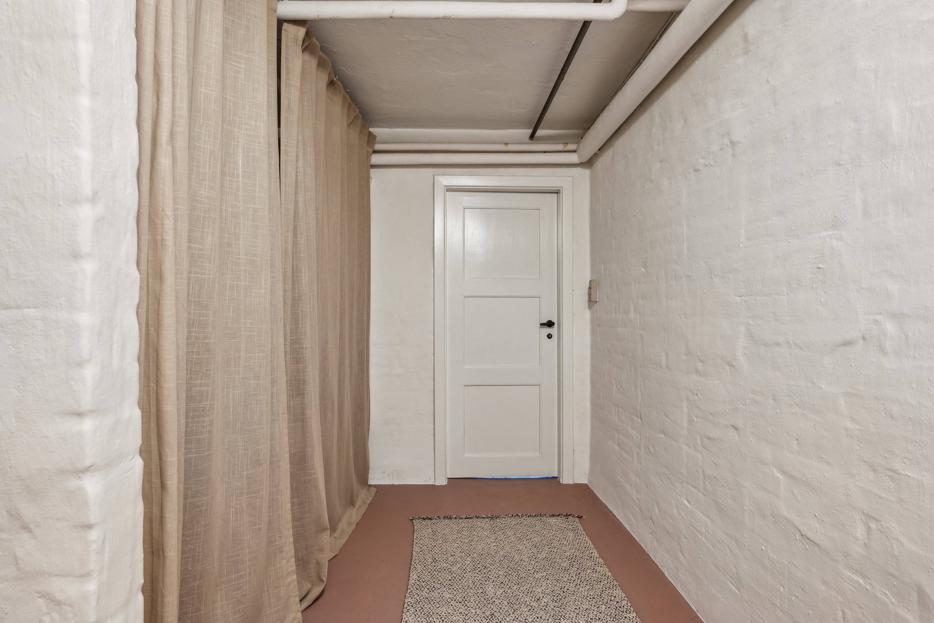 Fremhævet gang billede i fuldskærmstilstand. Billede af Alsvej 2, 8240 Risskov