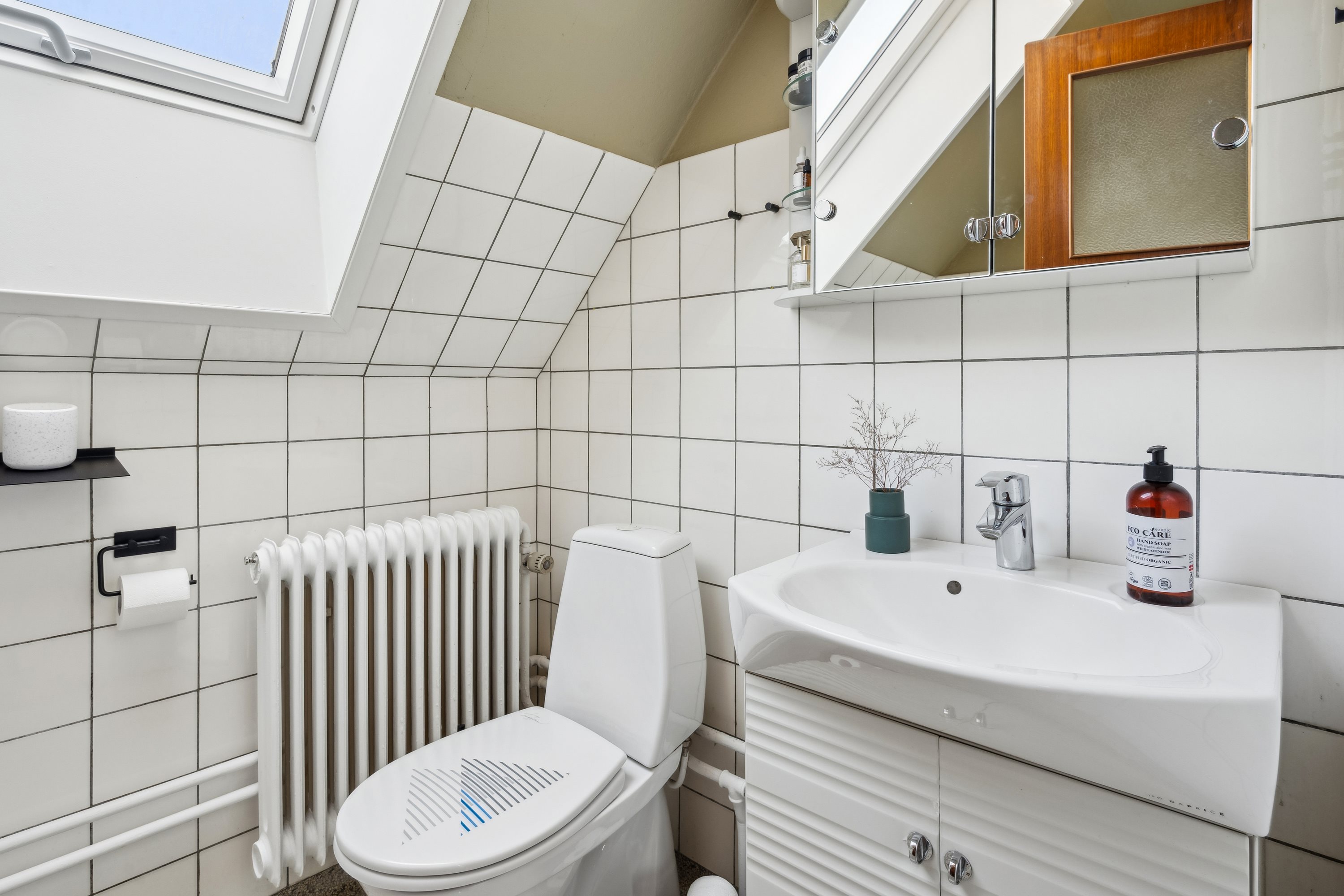 Fremhævet badeværelse billede i fuldskærmstilstand. Billede af Alsvej 2, 8240 Risskov