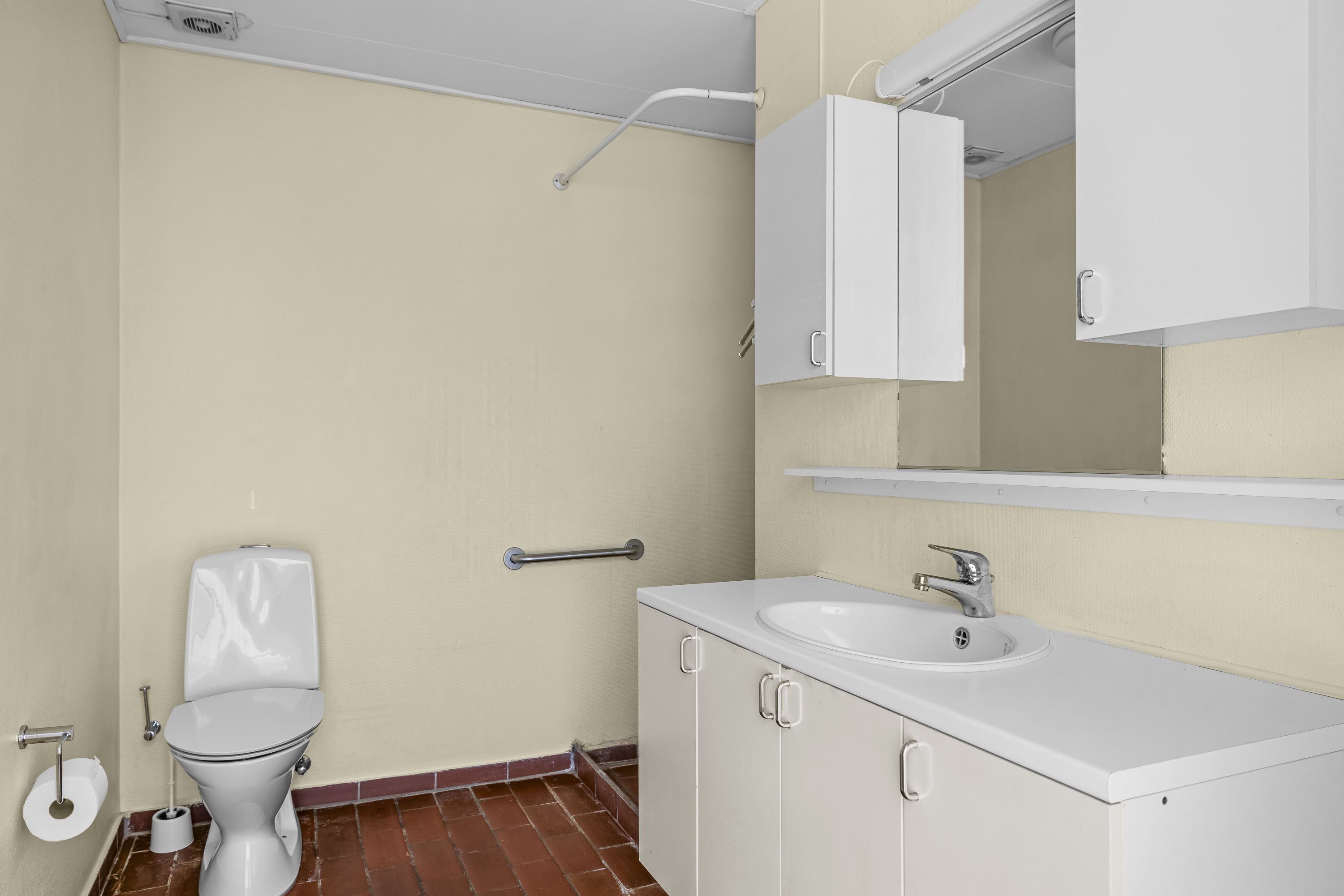 Fremhævet badeværelse billede i fuldskærmstilstand. Billede af Margrethevang 8, 5600 Faaborg