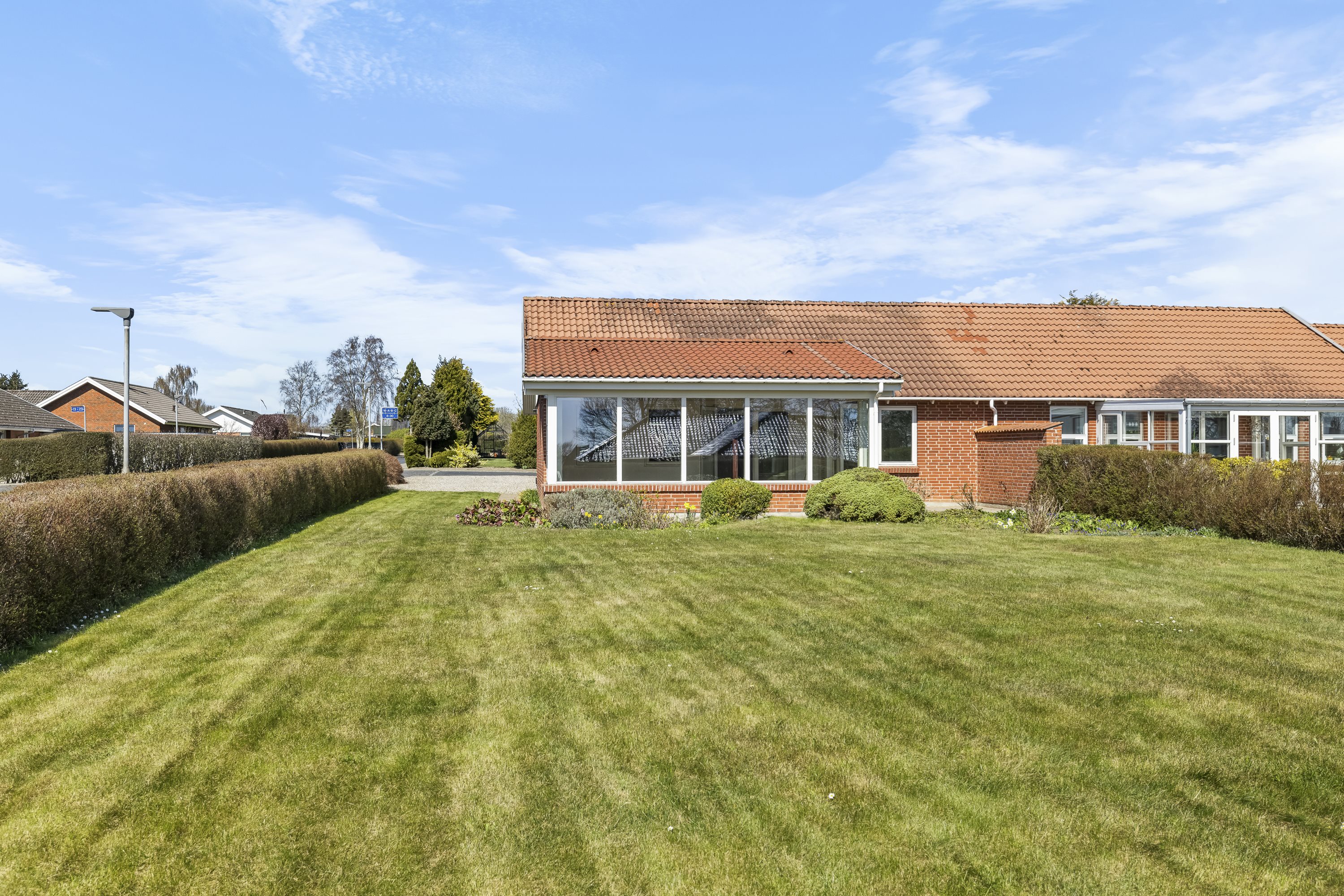 Fremhævet facade billede i fuldskærmstilstand. Billede af Margrethevang 8, 5600 Faaborg