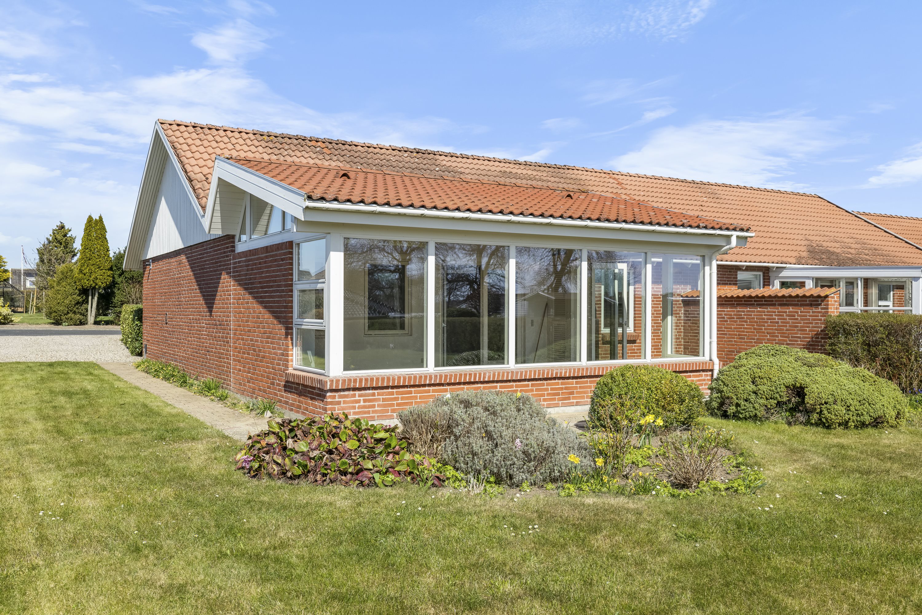 Fremhævet facade billede i fuldskærmstilstand. Billede af Margrethevang 8, 5600 Faaborg