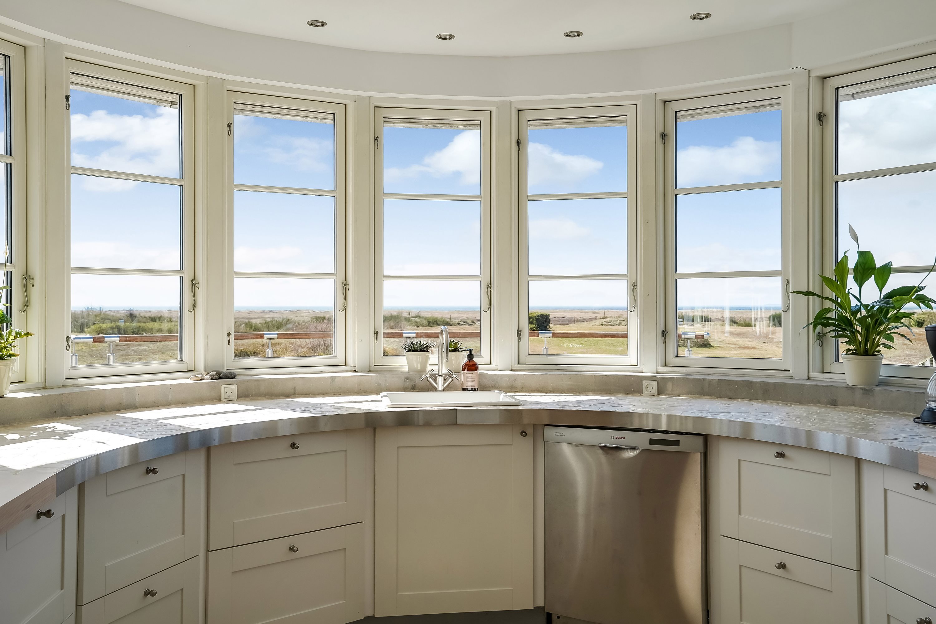 Fremhævet køkken billede i fuldskærmstilstand. Billede af Helnæsvej 10, Brydegaard, 5683 Haarby