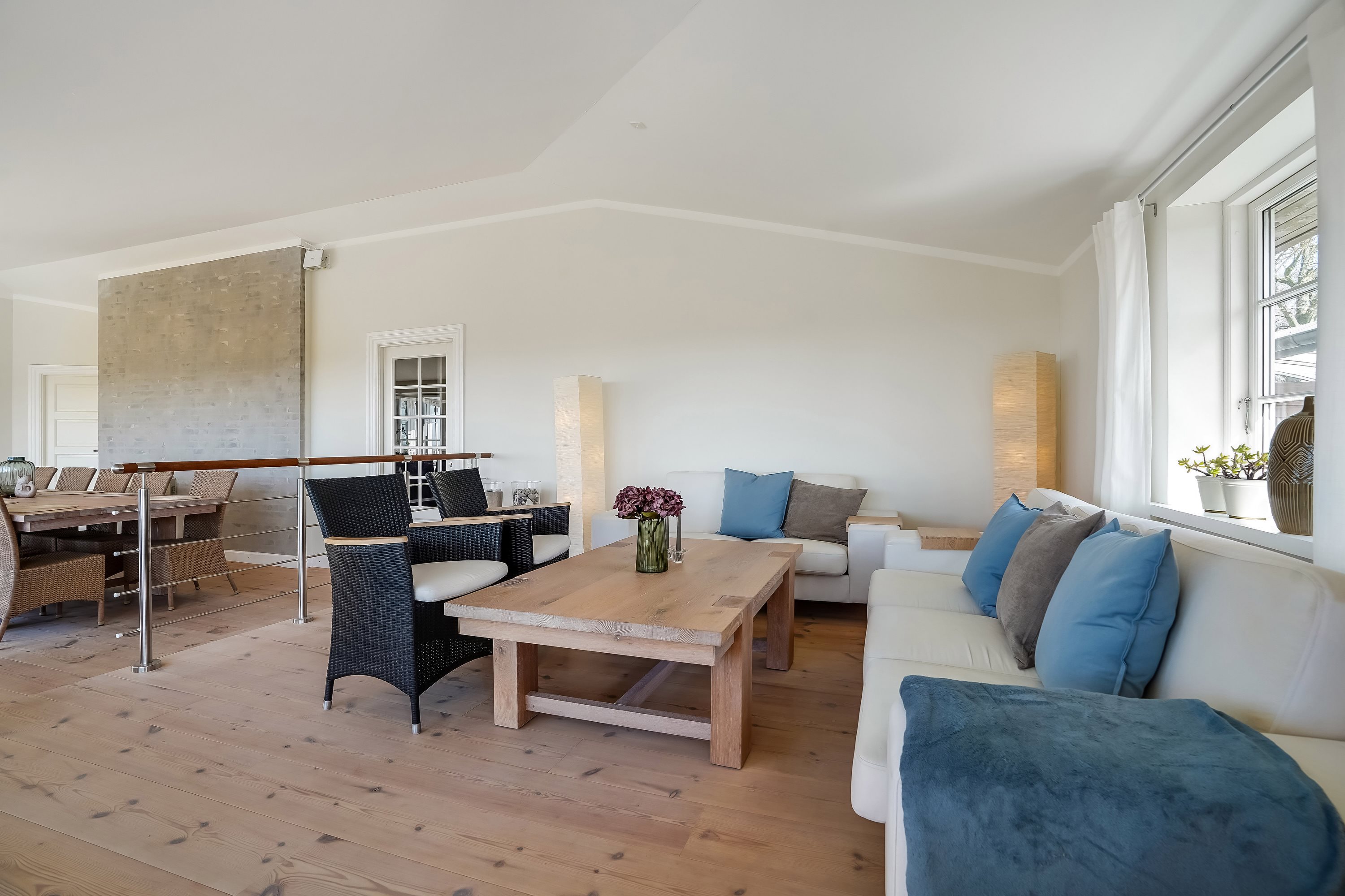 Fremhævet stue billede i fuldskærmstilstand. Billede af Helnæsvej 10, Brydegaard, 5683 Haarby