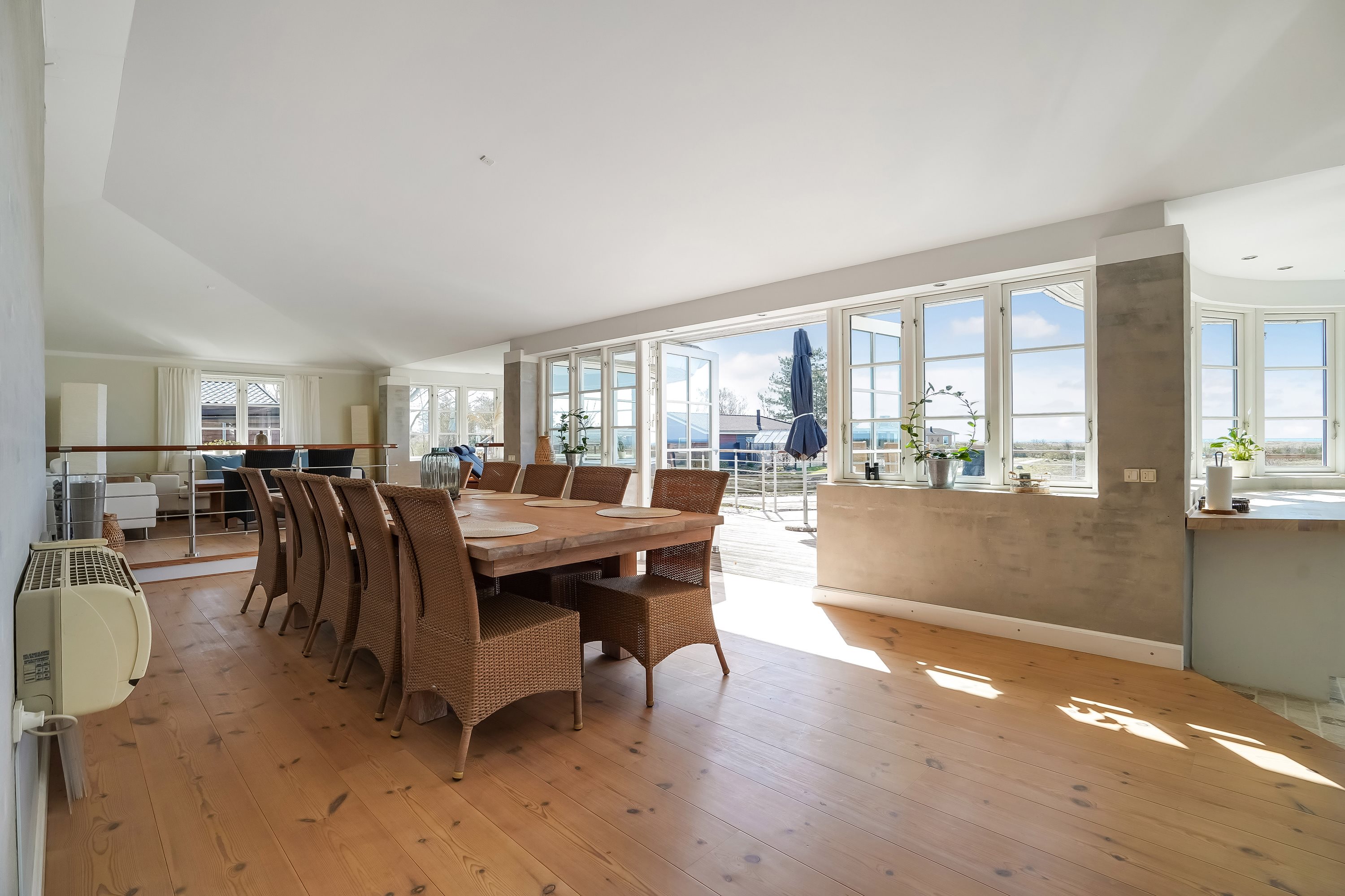 Fremhævet stue billede i fuldskærmstilstand. Billede af Helnæsvej 10, Brydegaard, 5683 Haarby