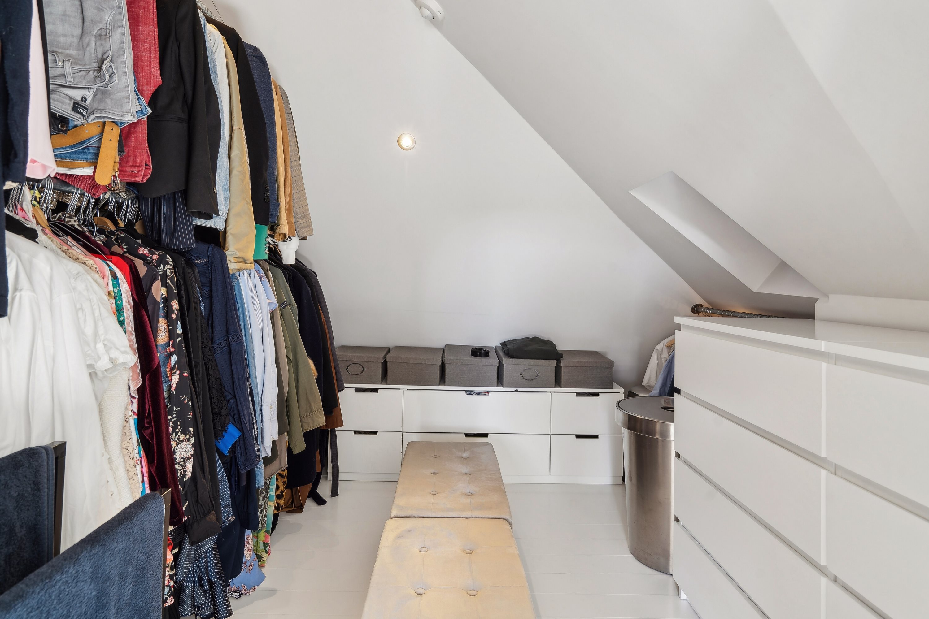 Fremhævet indendørs billede i fuldskærmstilstand. Billede af Sophie Breums Vænge 4B, 1., 5000 Odense C