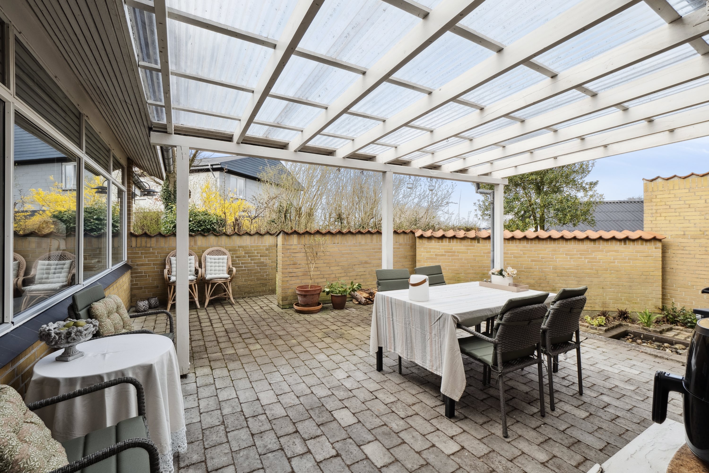 Fremhævet terrasse billede i fuldskærmstilstand. Billede af Ekkodalen 6, 8831 Løgstrup