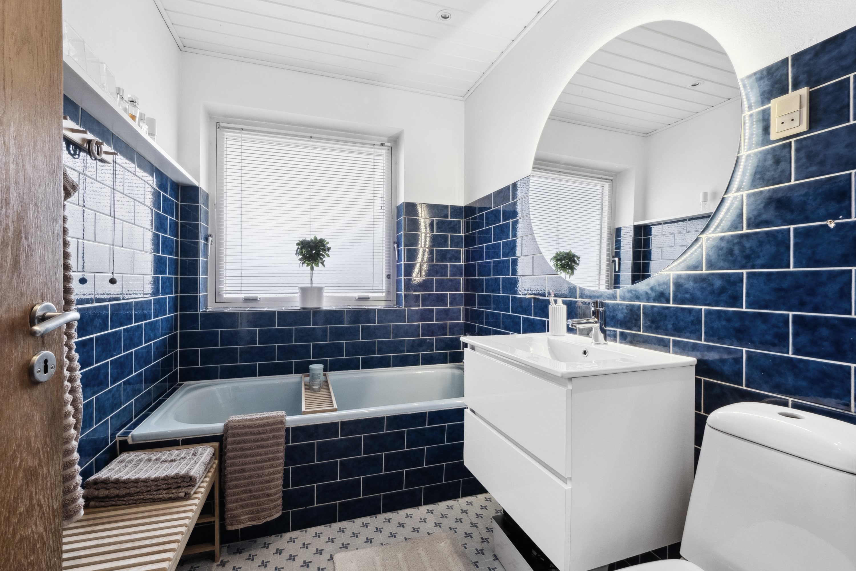 Fremhævet badeværelse billede i fuldskærmstilstand. Billede af Ekkodalen 6, 8831 Løgstrup