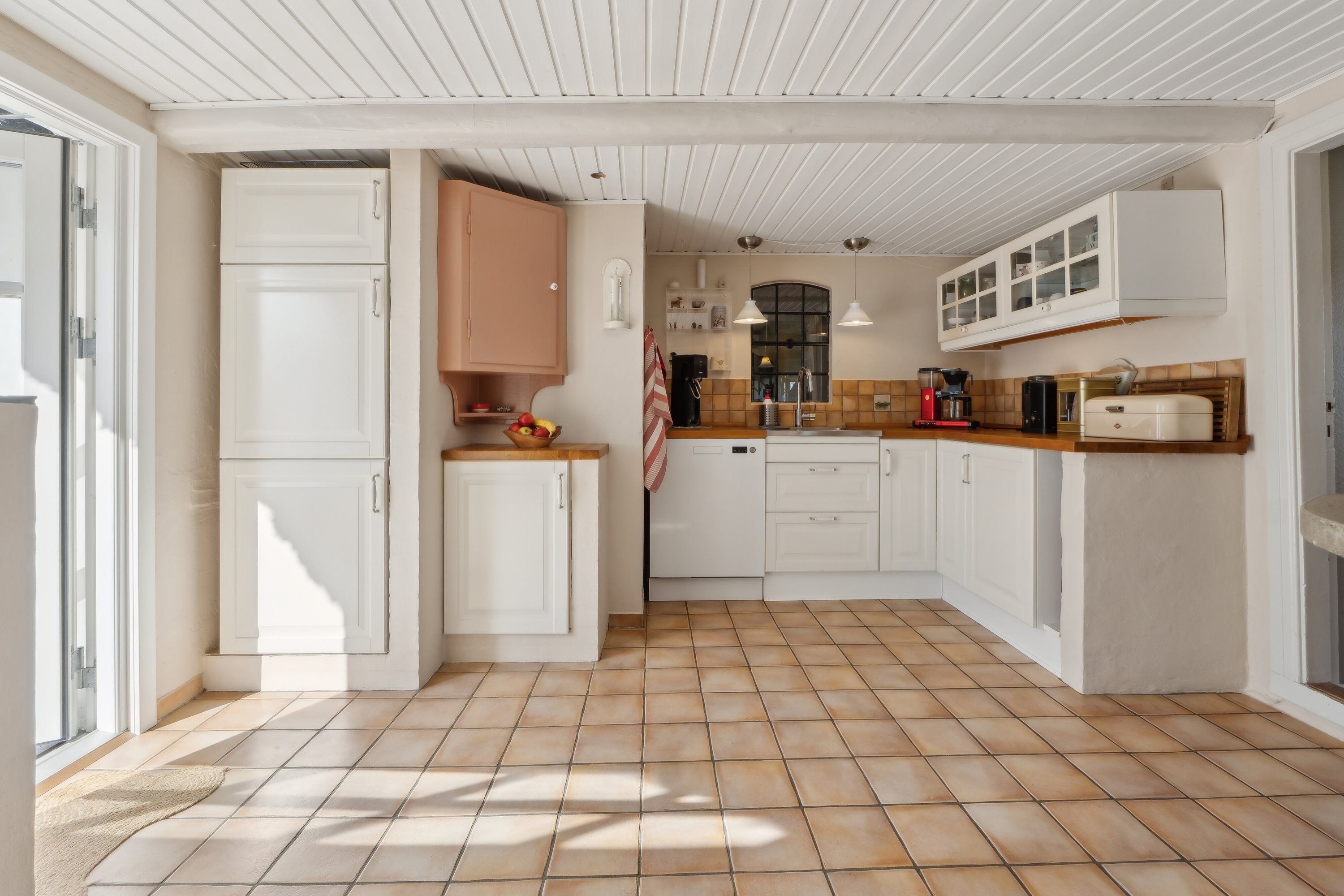 Fremhævet køkken billede i fuldskærmstilstand. Billede af Østerskovvej 51, Østerskov, 5932 Humble