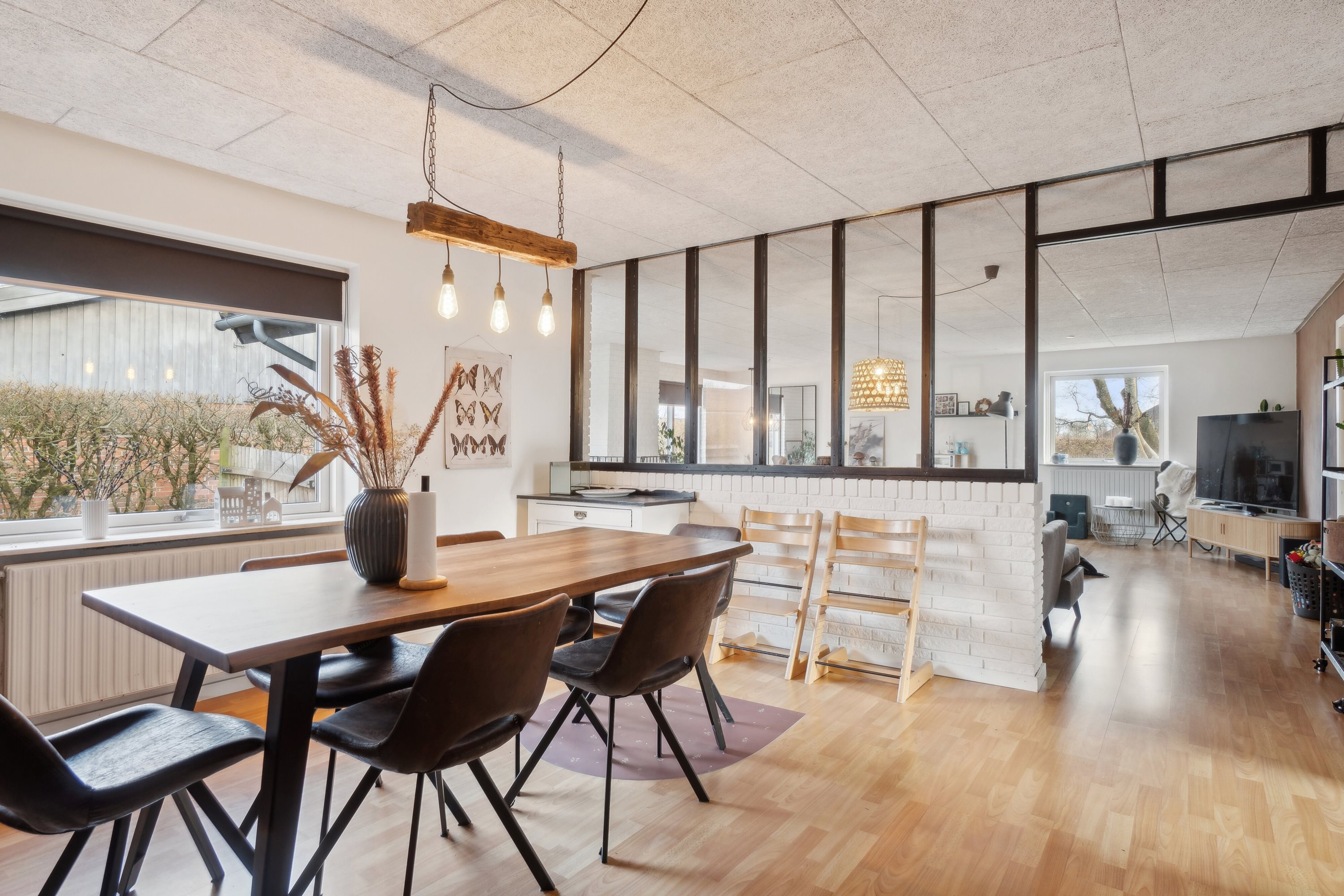 Fremhævet spisestue billede i fuldskærmstilstand. Billede af Stadion Alle 4, 7430 Ikast