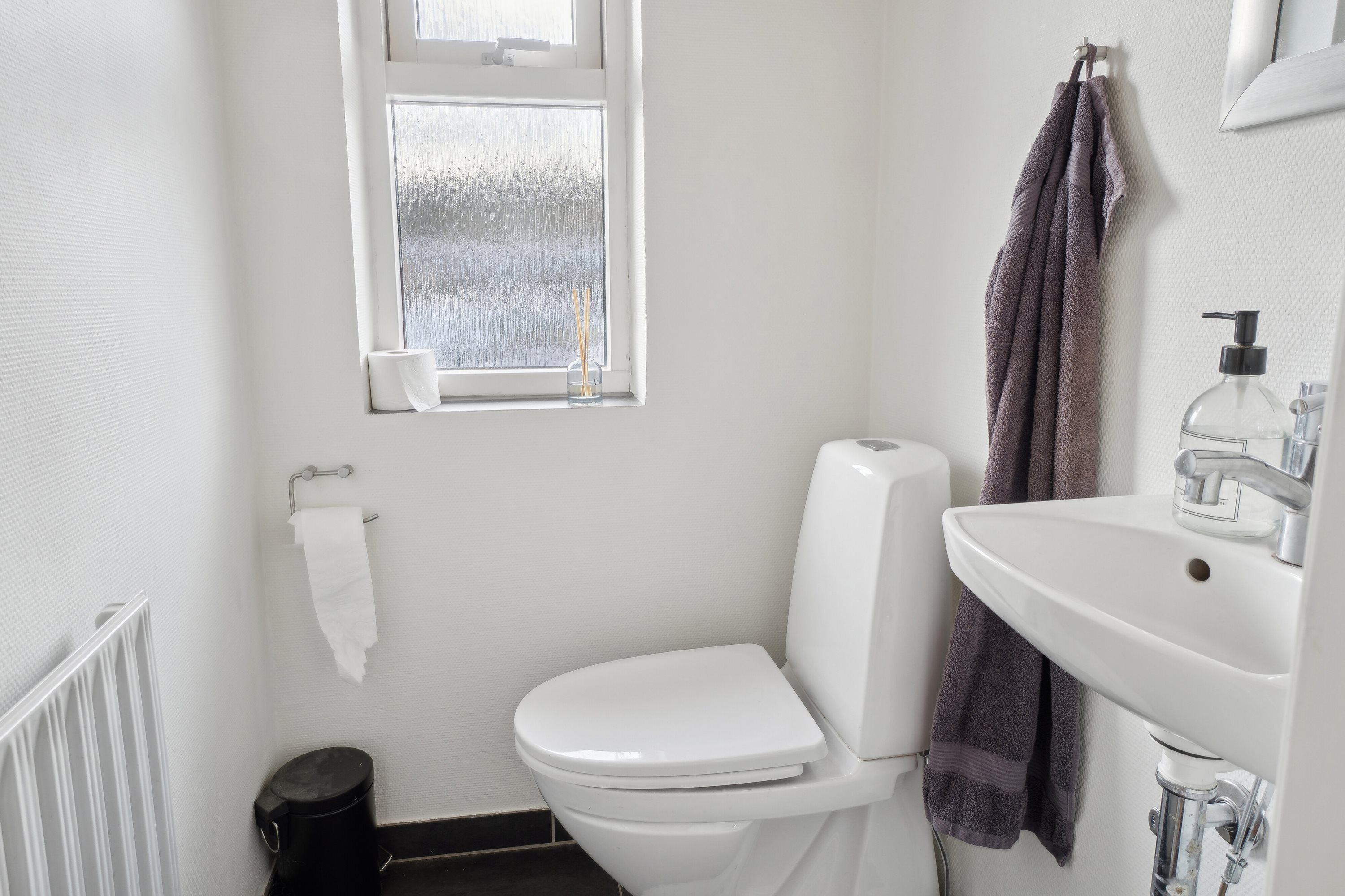 Fremhævet badeværelse billede i fuldskærmstilstand. Billede af Stadion Alle 4, 7430 Ikast